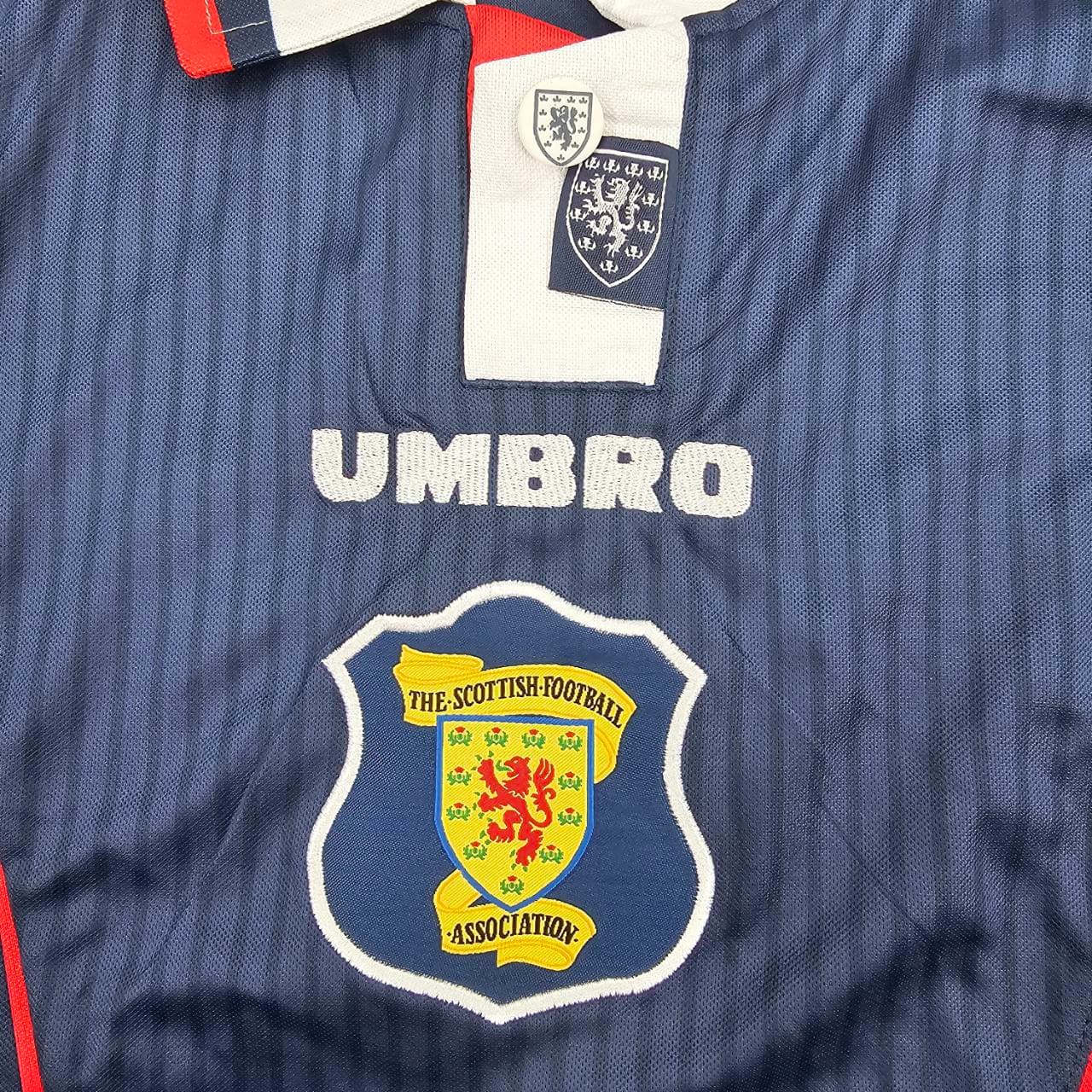 Not genuine Scotland Umbro shirt front stitching example