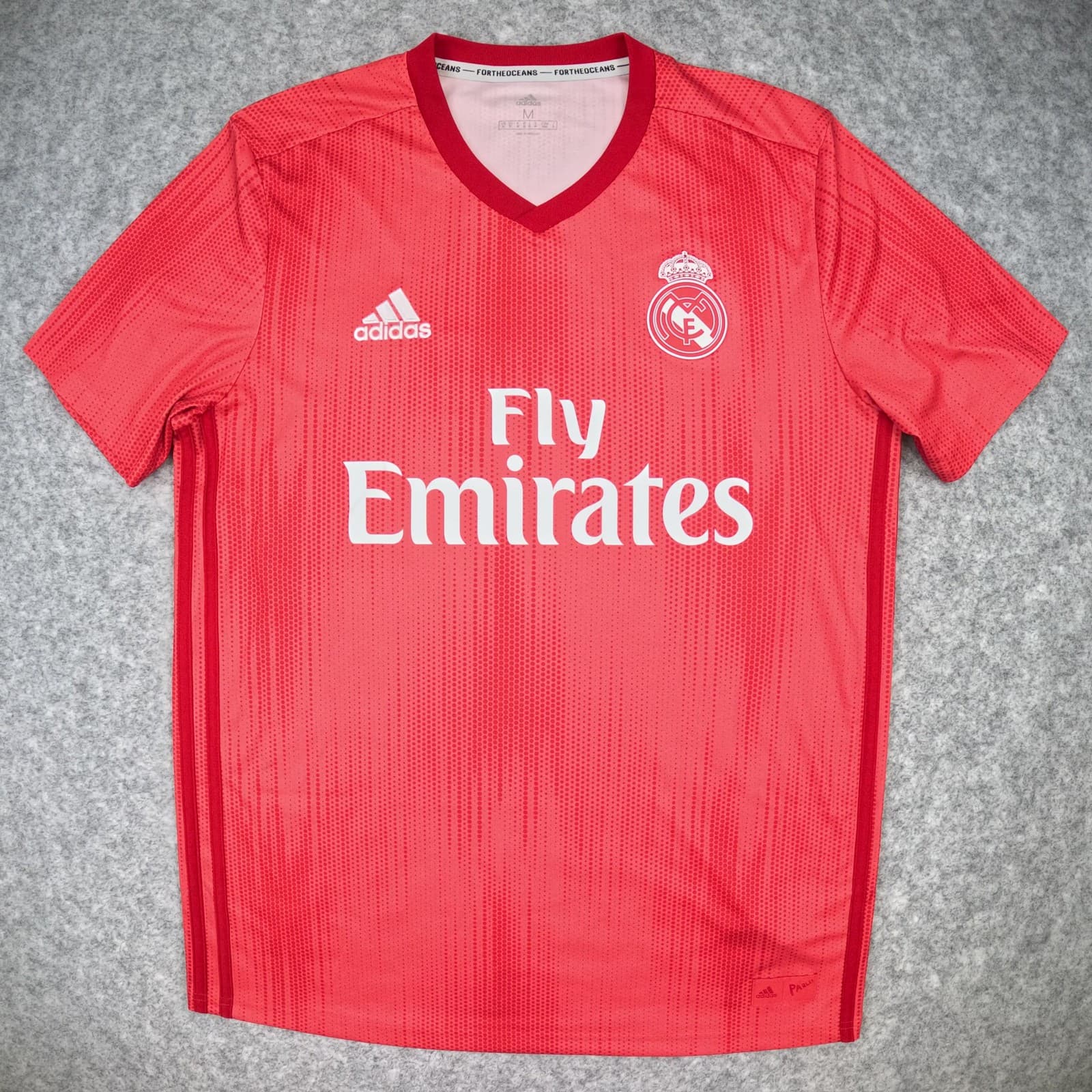 Real Madrid Football Shirt Medium Red Third 2018-19 adidas Parley Soccer Jersey