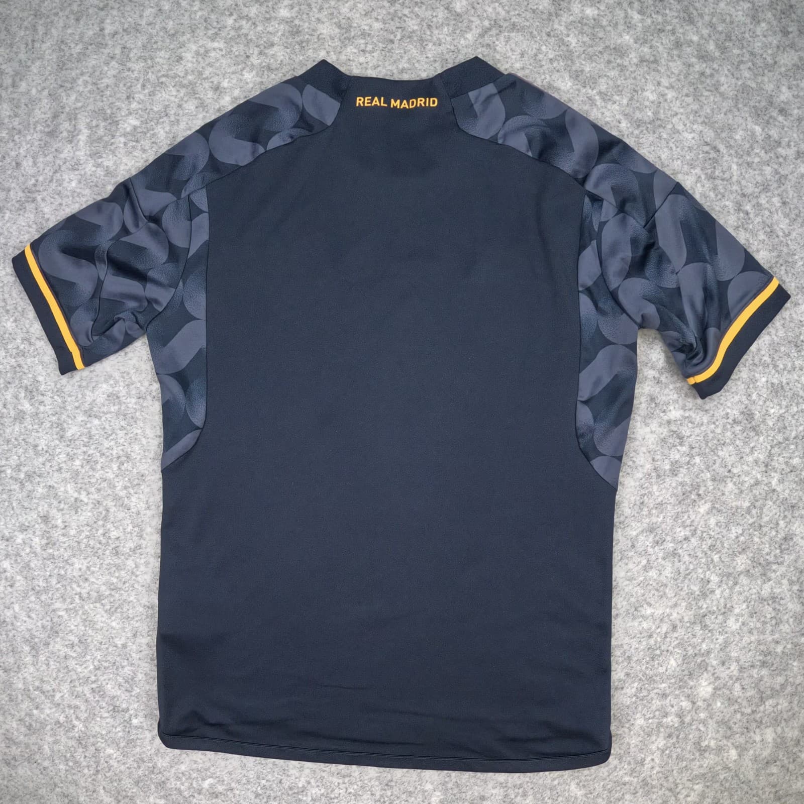 Real Madrid Football Shirt  2023 2024 Away 11 12Y Black Adidas Soccer Jersey photo 2