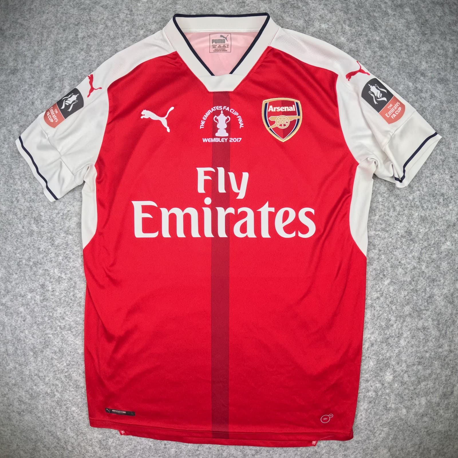 Arsenal Football Shirt Medium Red Home 2016 2017 PUMA Ozil 11 FA Cup Final photo 2