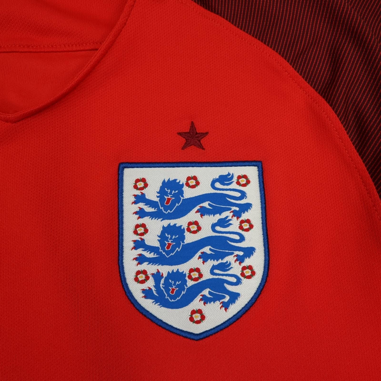 England Shirt Mens Large Red Away 2016 2017 Nike Dri Fit Soccer Jersey photo 3
