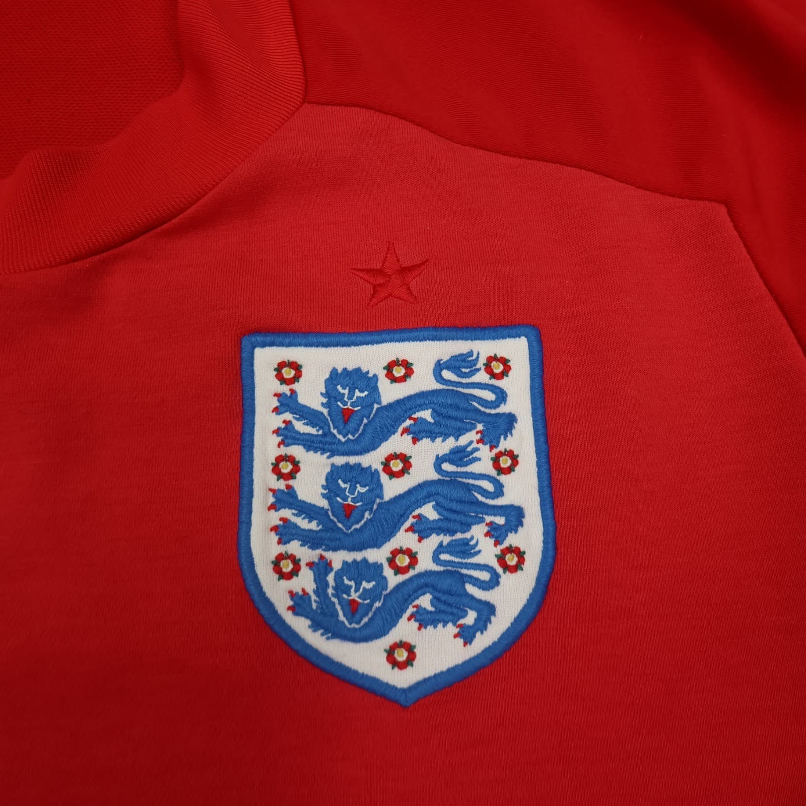 England Football Shirt Large Red Away Kit World Cup 2010 2011 42" Soccer Jersey photo 3