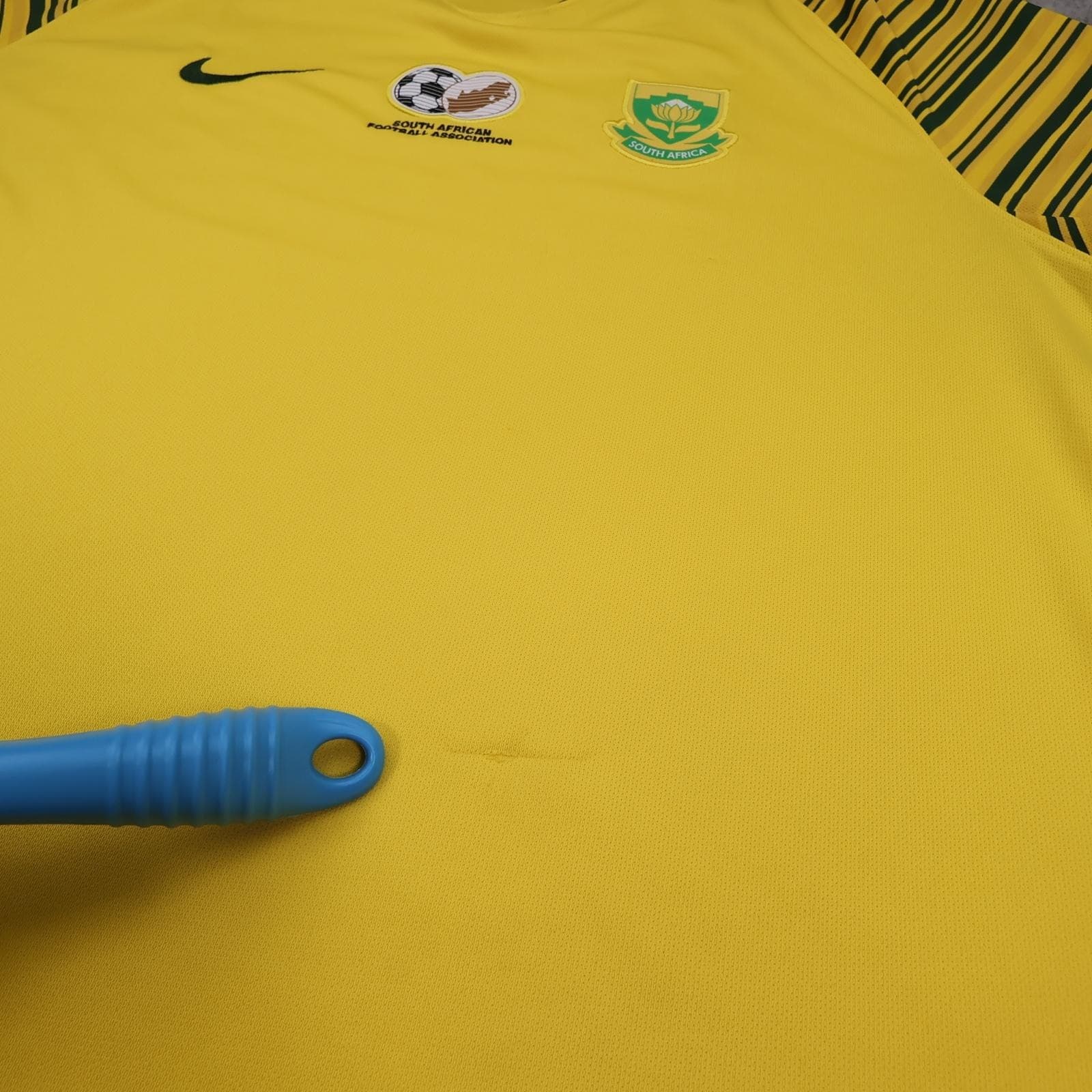 South Africa Home Shirt Mens 2XL Yellow 2018 Football Nike Dri Fit Soccer Jersey photo 3