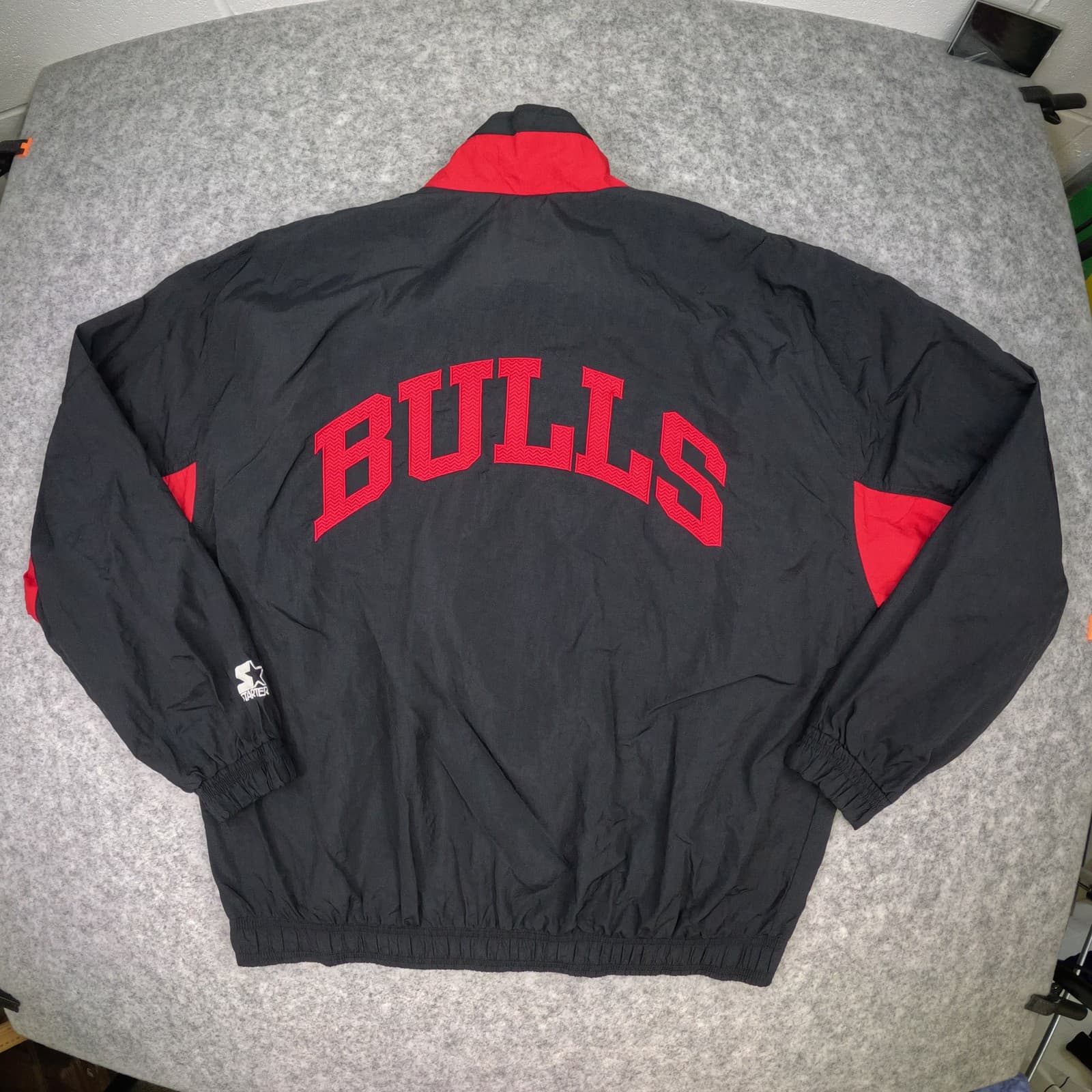 Chicago Bulls Jacket Mens Medium Black Starter Long Sleeve Basketball Zip 90s