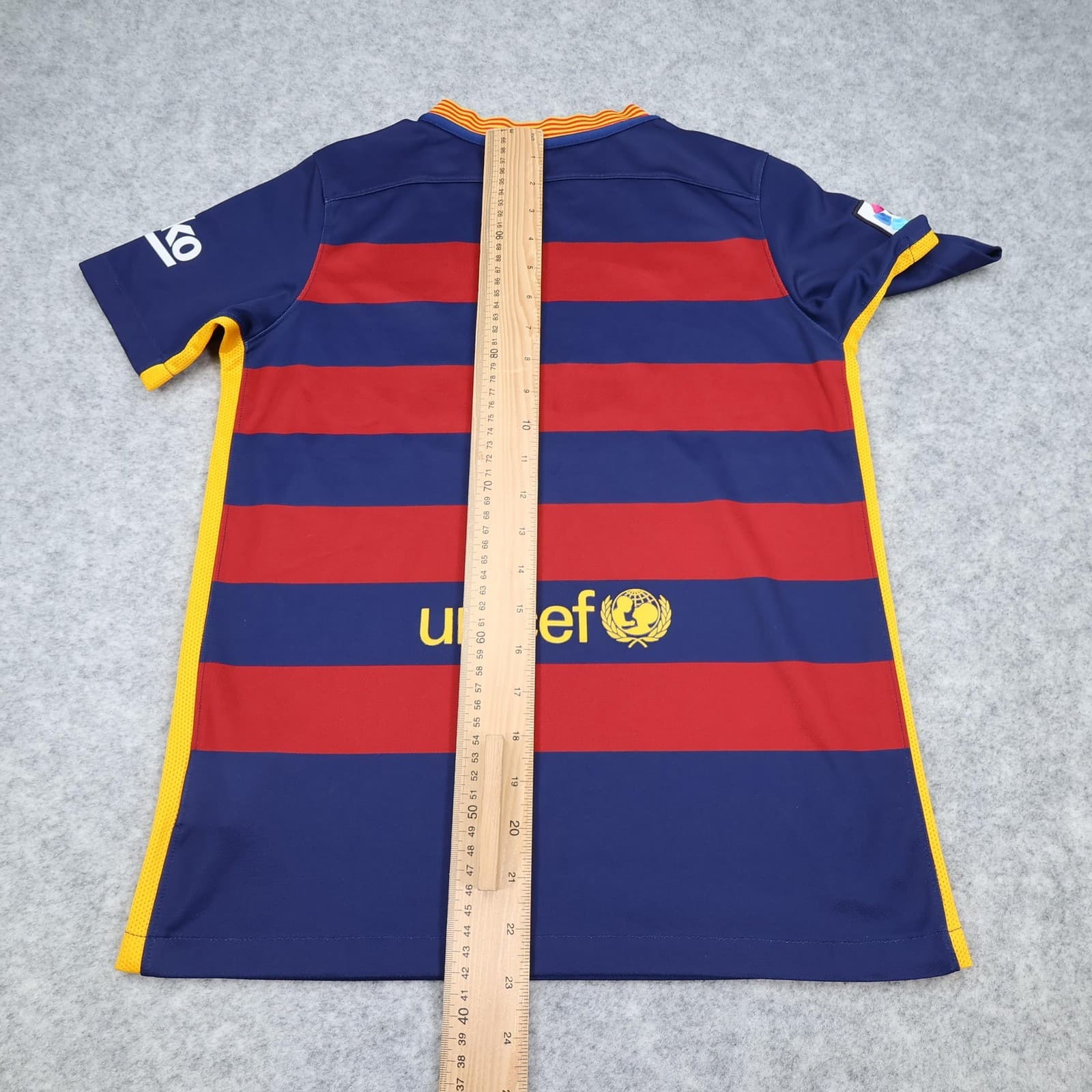 Barcelona Home Shirt Kids 12-13 Years Home Kit 2015 2016 Nike Soccer Jersey photo 12