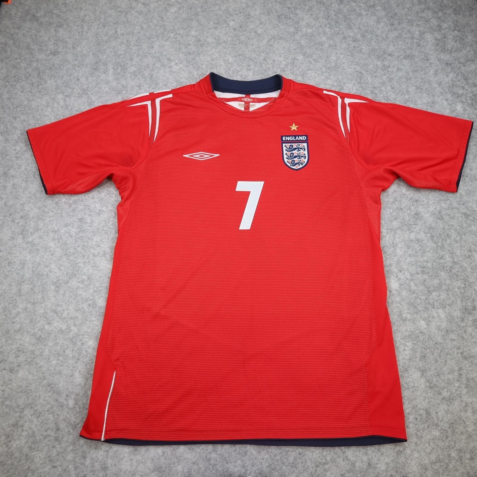 Vintage England Away Shirt Mens Large Red 2004 2006 Soccer Jersey Umbro Beckham photo 2
