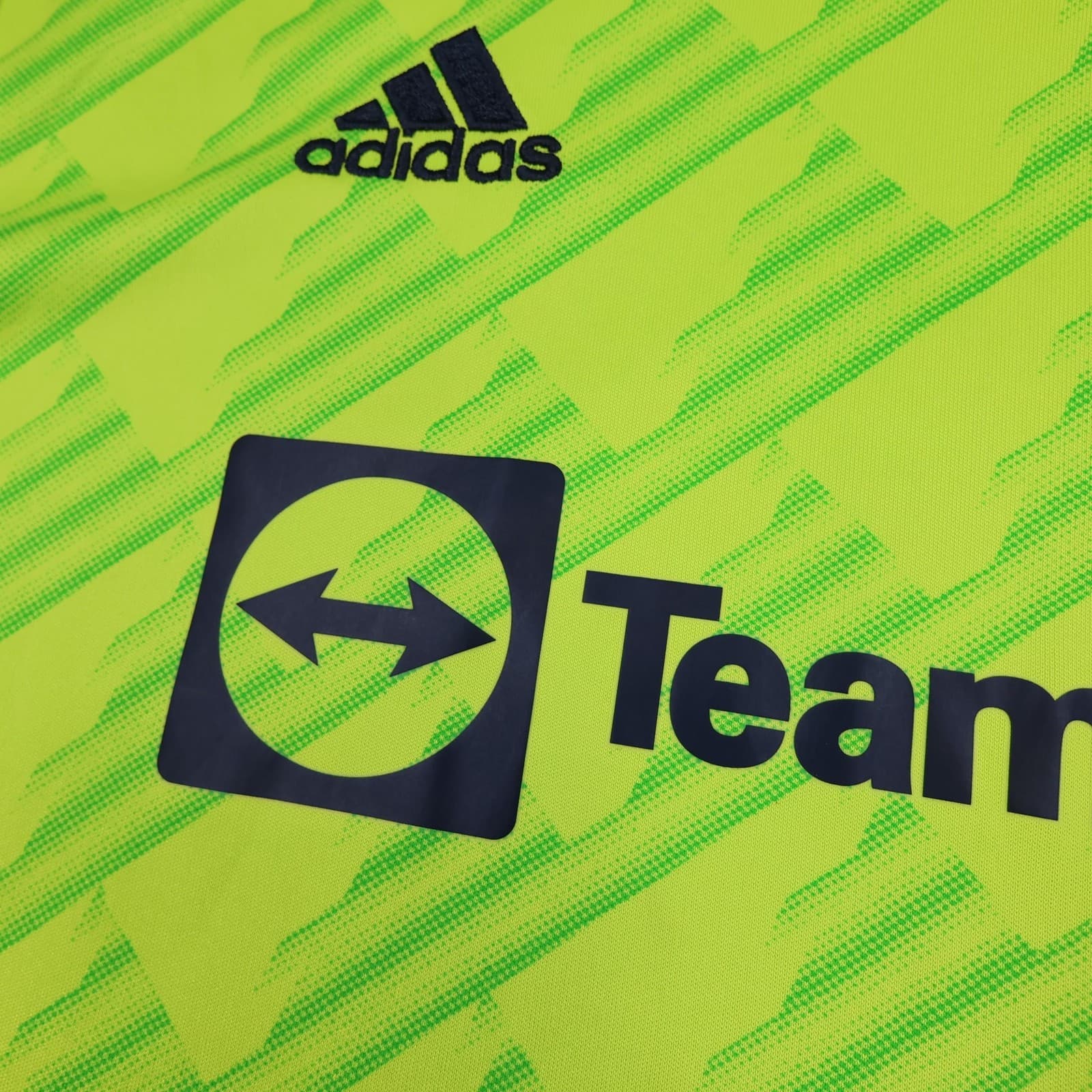 Manchester United Shirt Womens Small 8-10 3rd 2022 2023 Adidas Toone 7 Jersey photo 4
