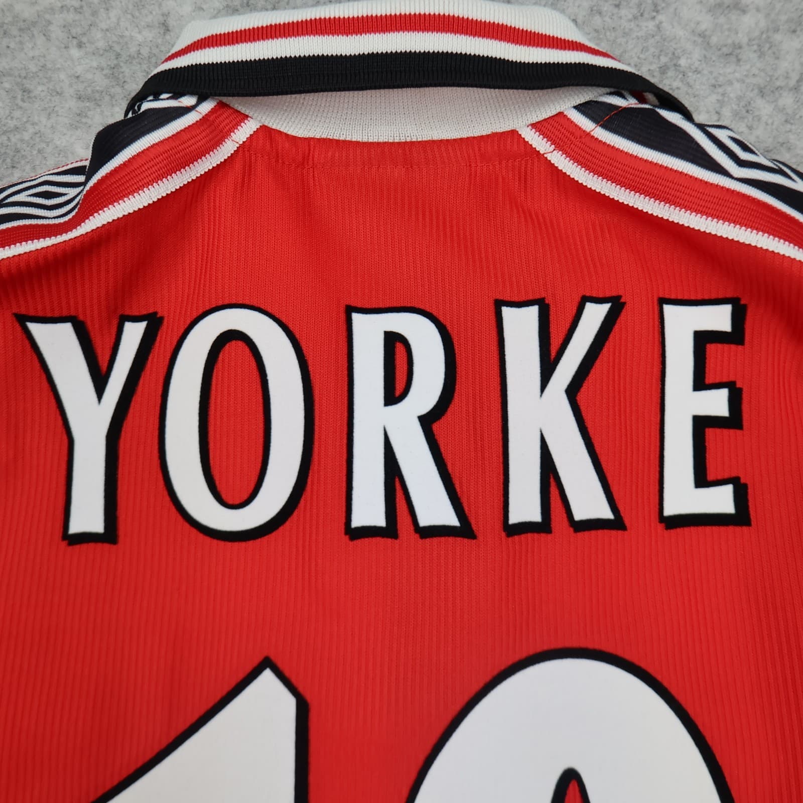 Manchester United Shirt Large Red Home Kit 1998 1999 2000 Umbro Dwight Yorke 19 photo 15