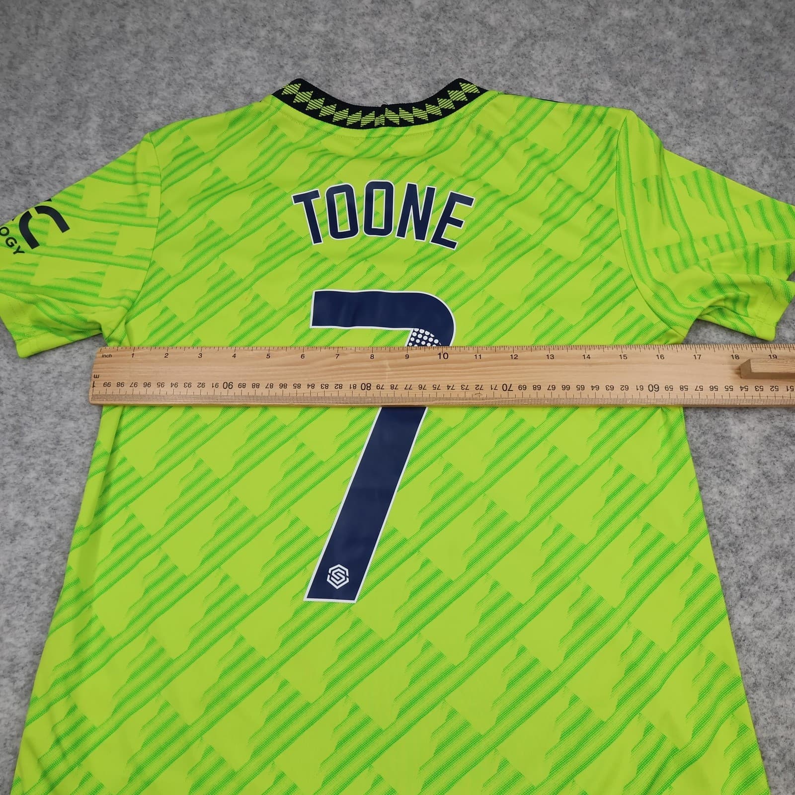 Manchester United Shirt Womens Small 8-10 3rd 2022 2023 Adidas Toone 7 Jersey photo 13