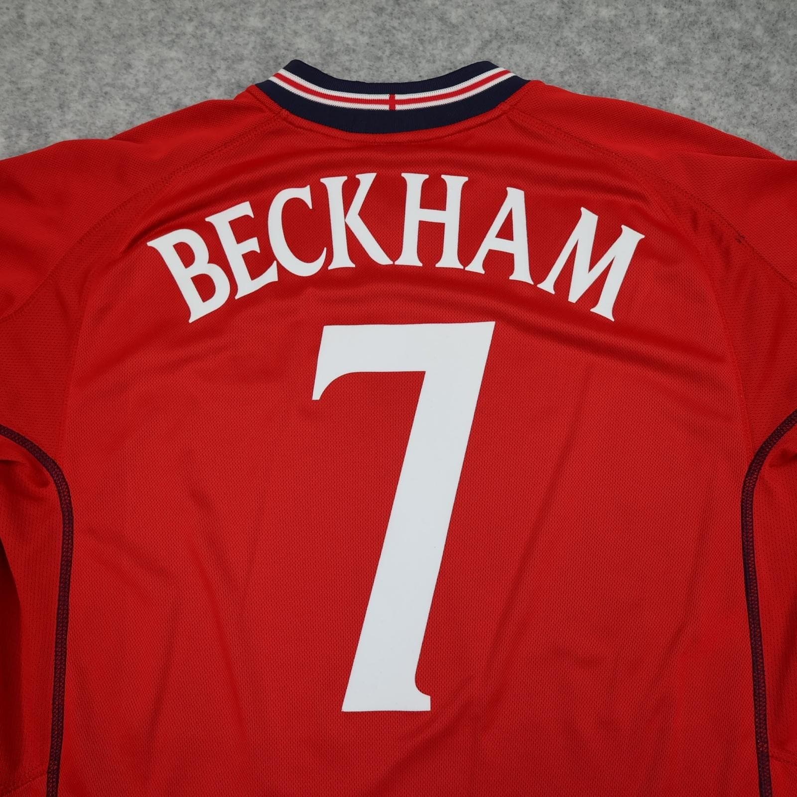 Vintage England Away Shirt Mens Extra Large Red 2002 2004 Umbro Beckham 7 00s photo 3