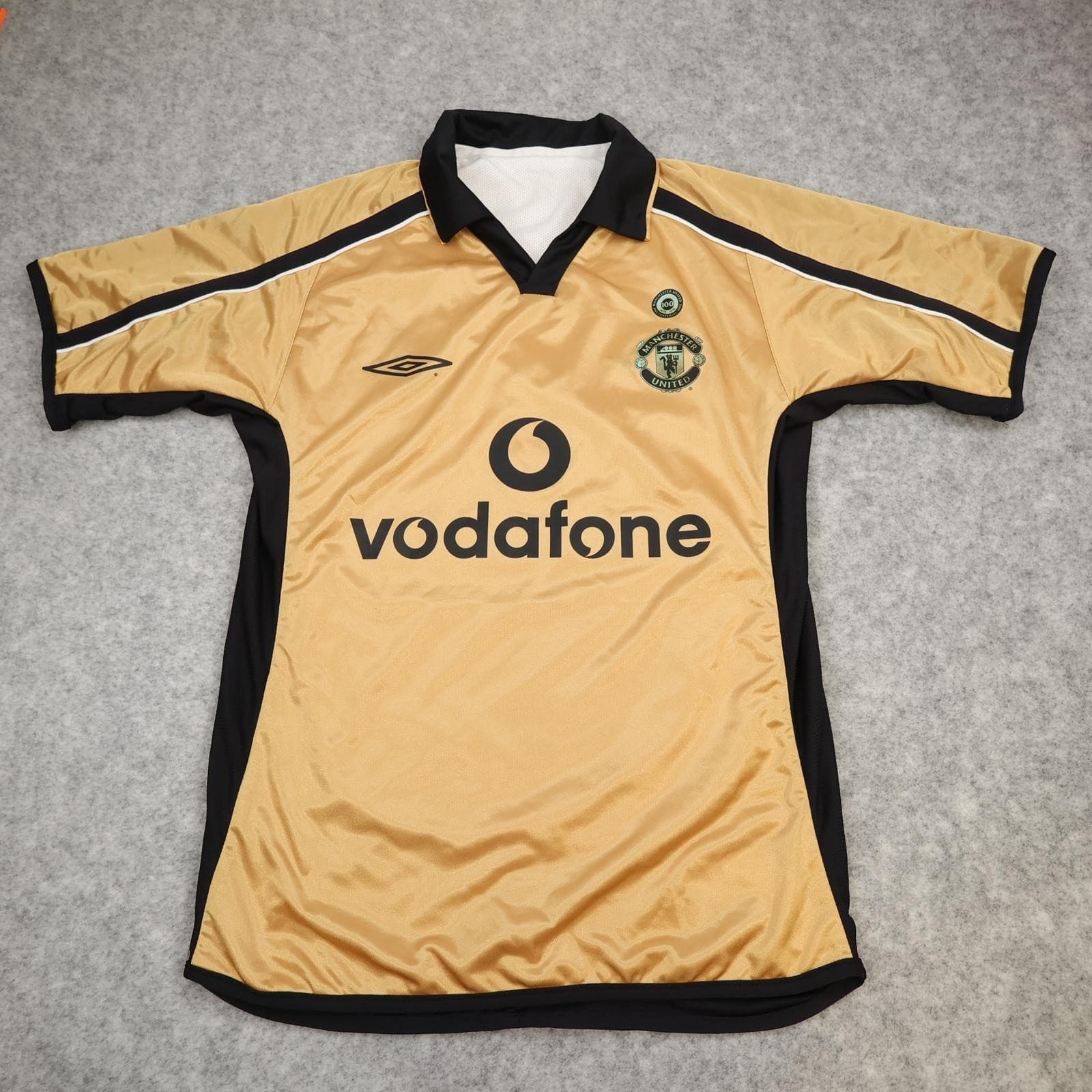 Vintage Manchester United Shirt Mens Small White Away Football Umbro Vodafone photo 2
