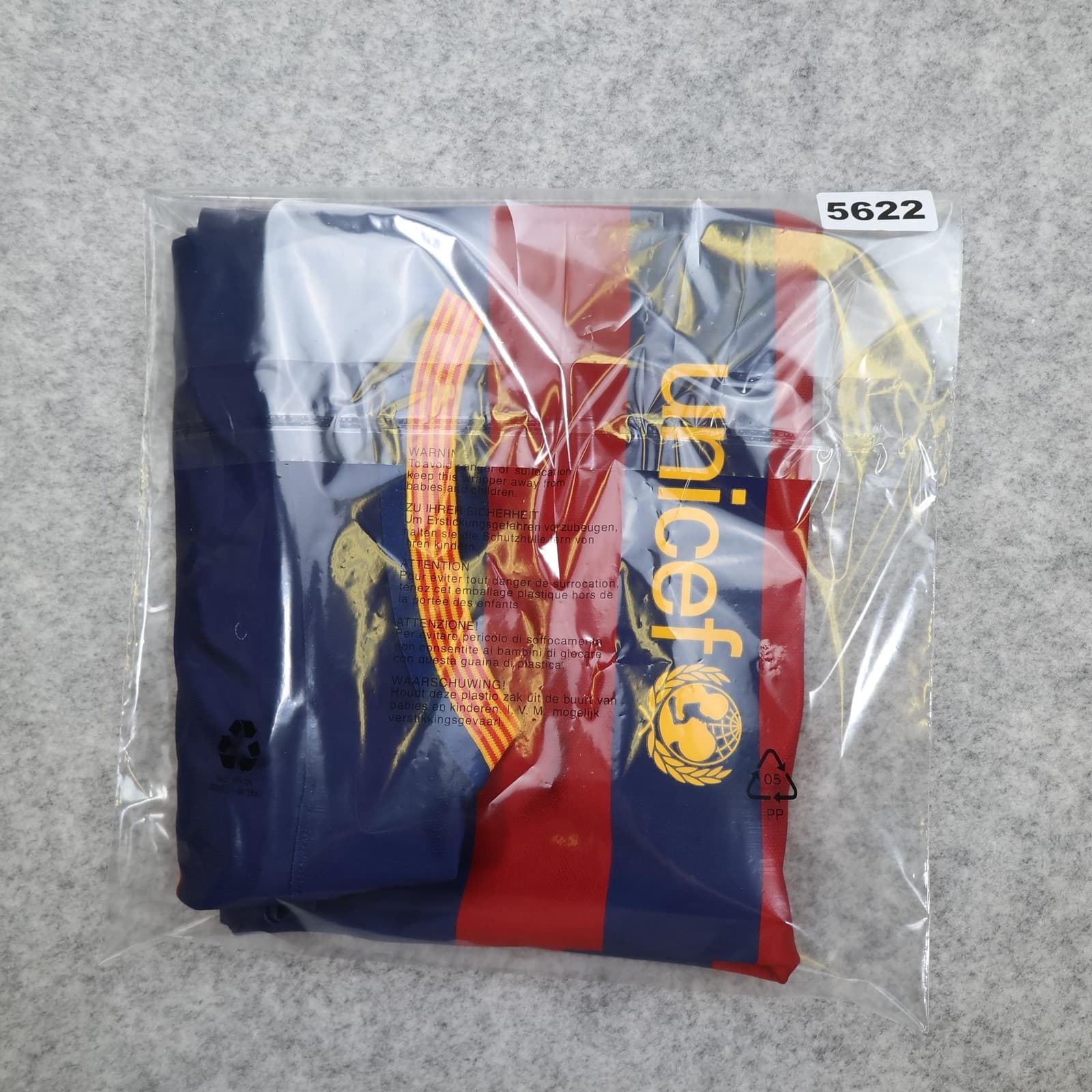 Barcelona Home Shirt Kids 12-13 Years Home Kit 2015 2016 Nike Soccer Jersey photo 15