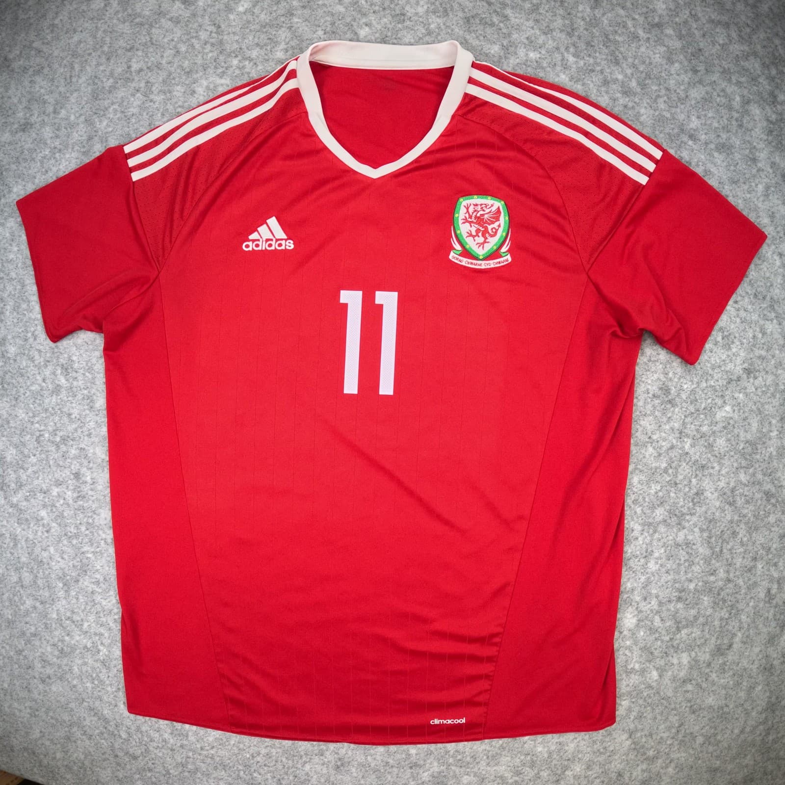 Wales Football Shirt Extra Large Red Home 2016 17 adidas Gareth Bale 11 Jersey photo 2