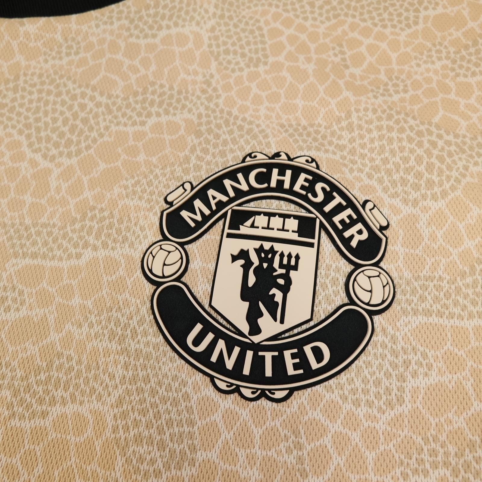 Manchester United Away Shirt Mens XL Beige 2019 2020 Soccer Adidas Jersey photo 6