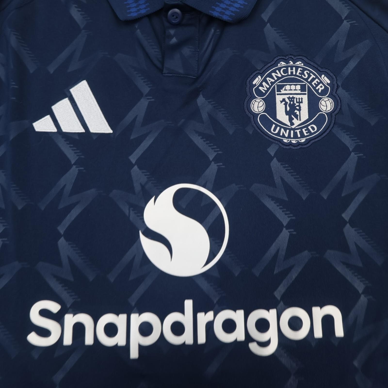 Manchester United Shirt Mens Medium Blue 3rd Kit 2024 2025 Adidas Snapdragon photo 4