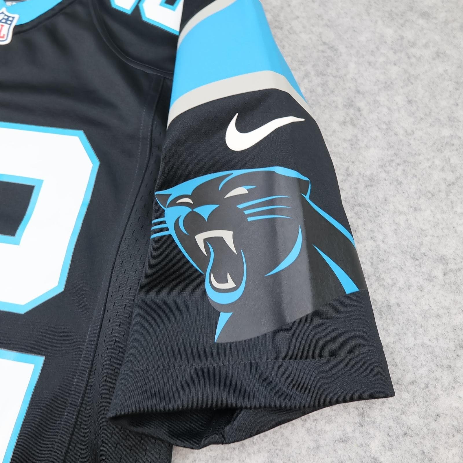 Carolina Panthers Shirt Mens Small Black NFL 2017 2018 Nike McCaffrey 22 Jersey photo 7