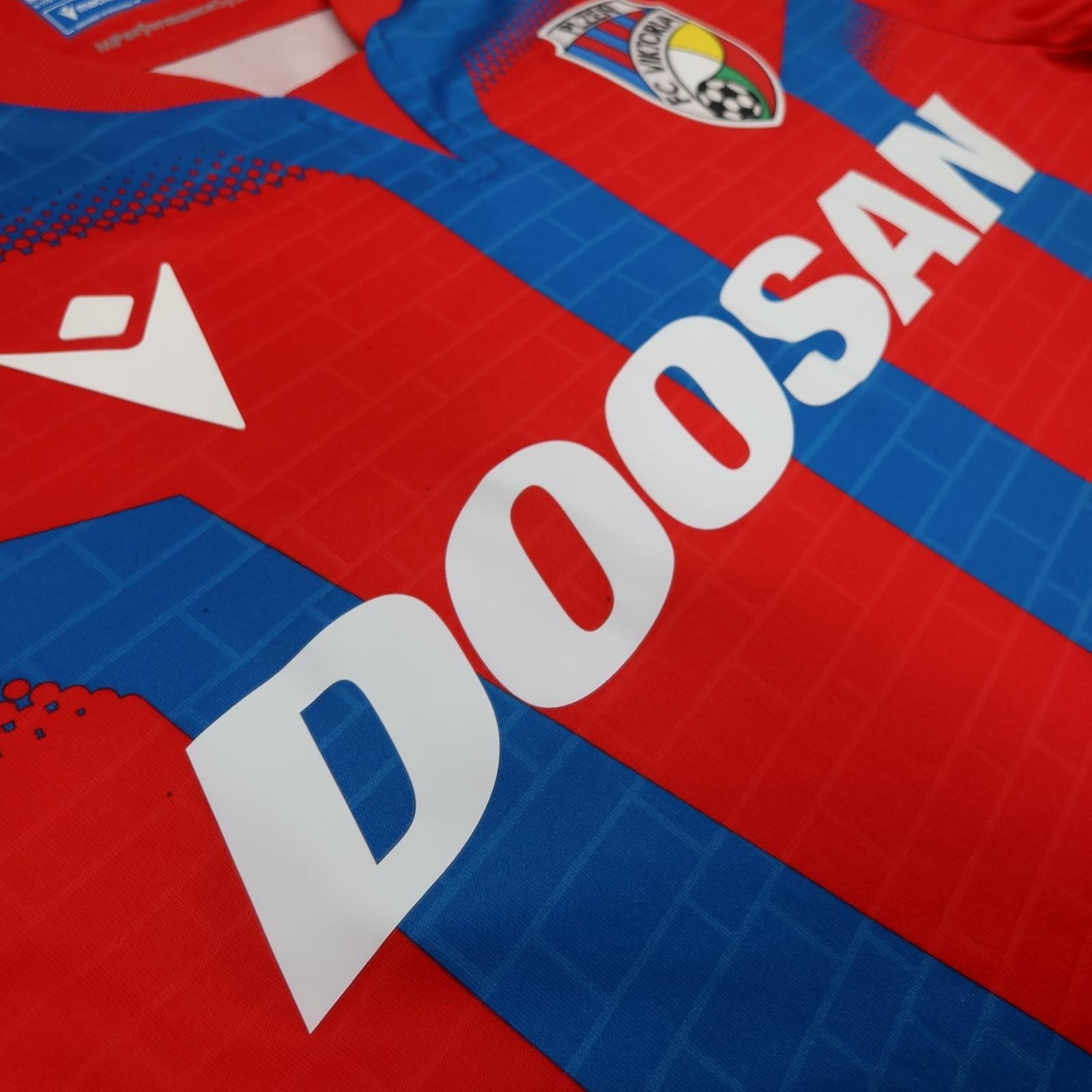 FC Viktoria Plzen Shirt Mens Medium Red Home Football Macron 2023 2024 photo 8