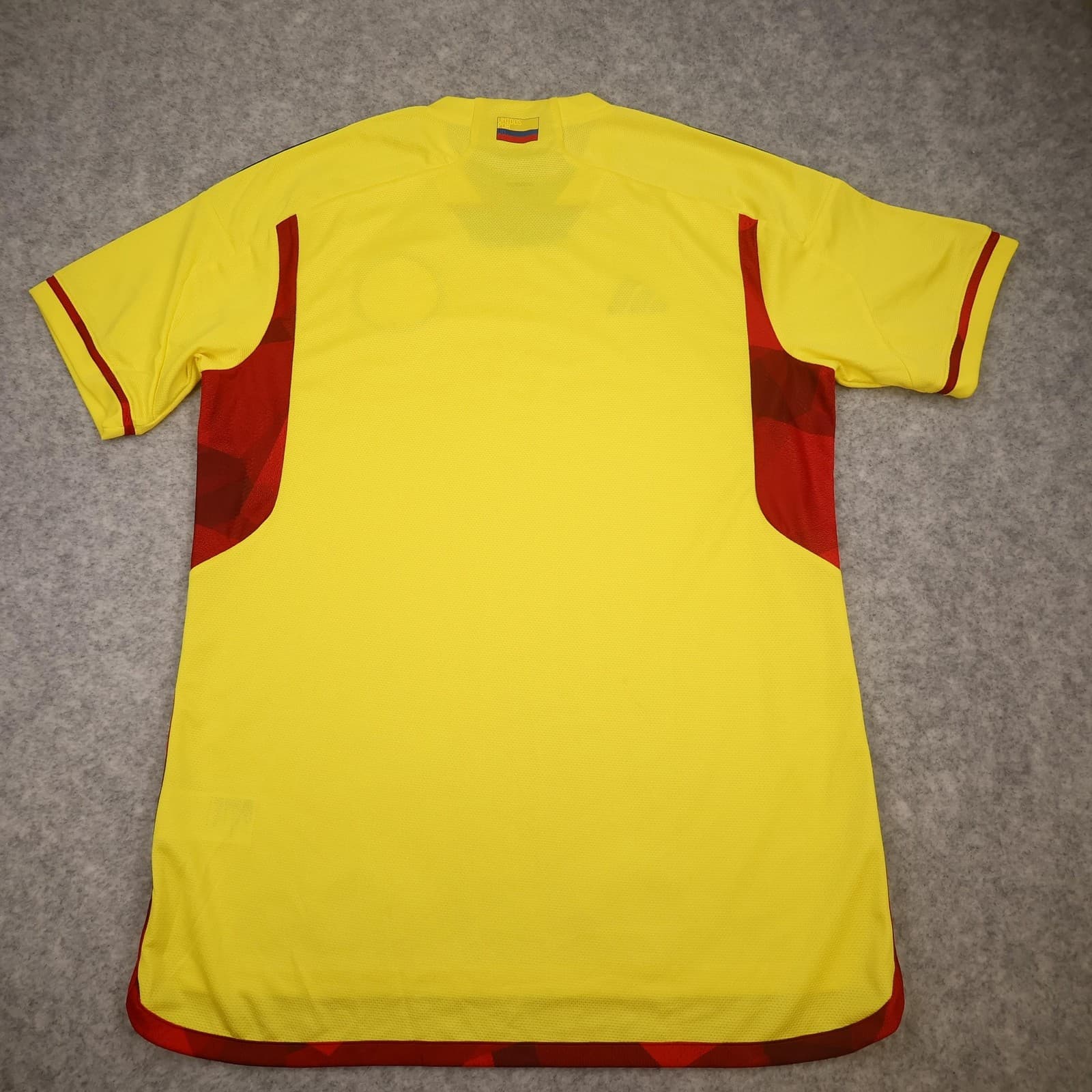 Colombia Home Shirt Mens Large Yellow 2022 2023 Football Adidas Soccer Jersey photo 2