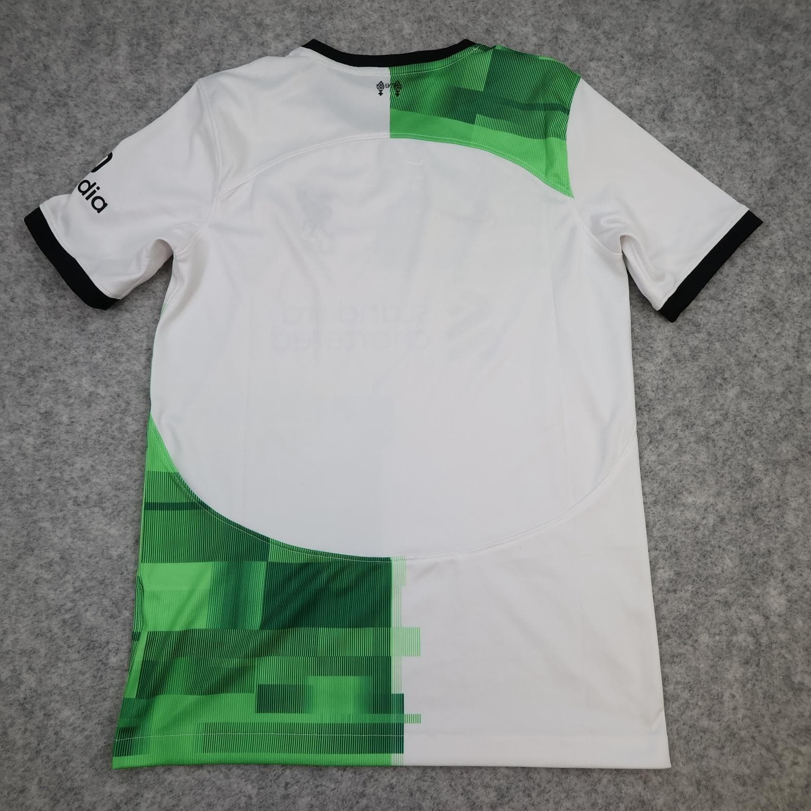 Liverpool Away Shirt Kids 12-13 Years Large White 2023 2024 Nike Soccer Jersey photo 2