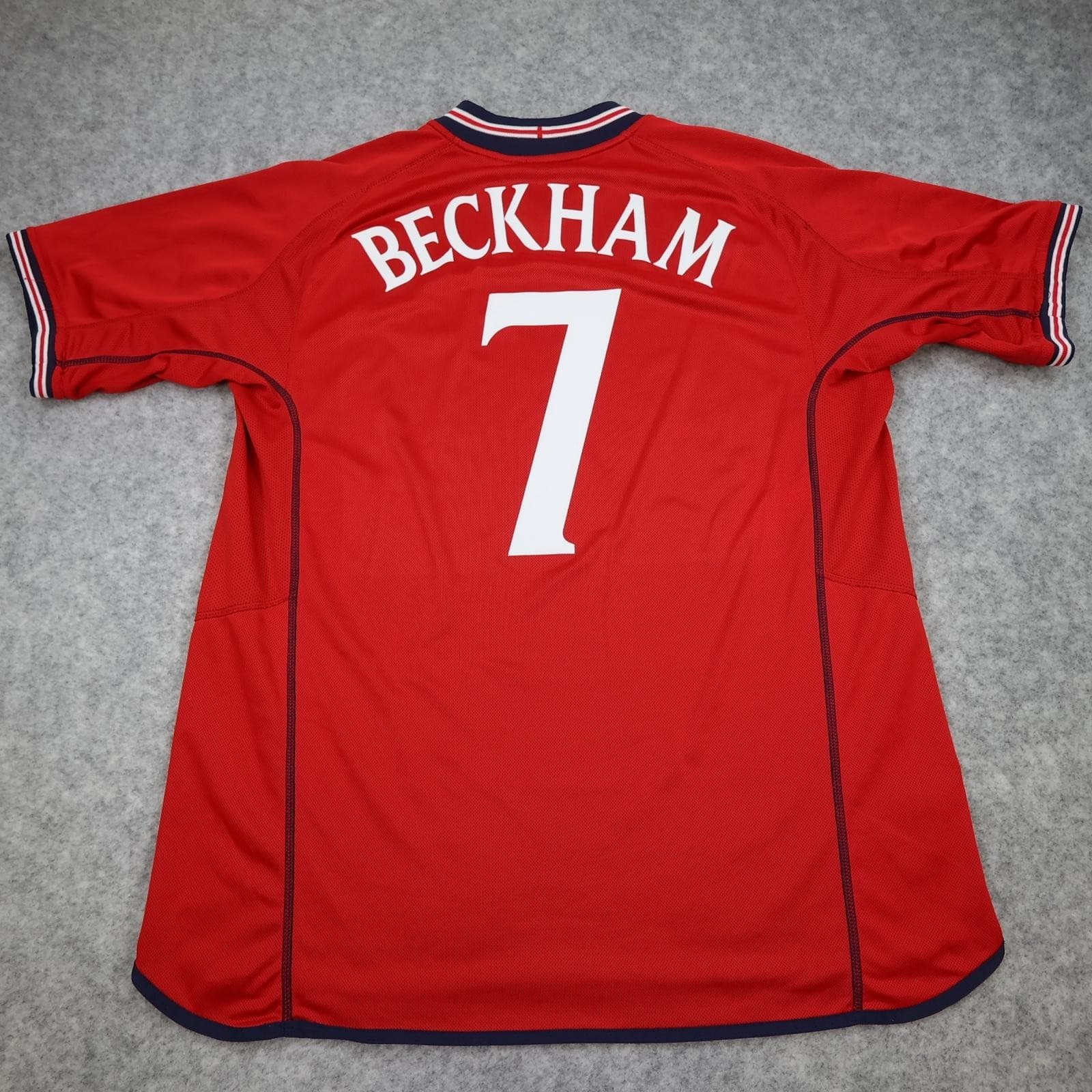 Vintage England Away Shirt Mens Extra Large Red 2002 2004 Umbro Beckham 7 00s