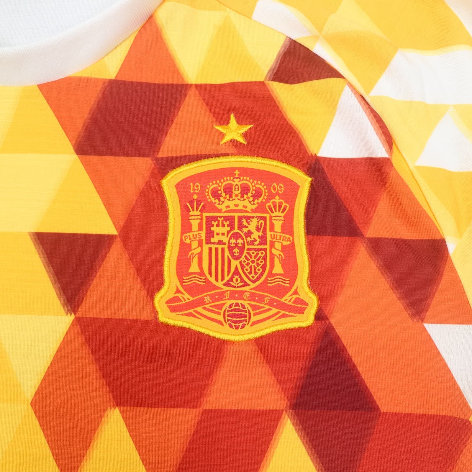 Spain Football Shirt Medium White Away Kit 2016 2017 España Soccer Jersey photo 3