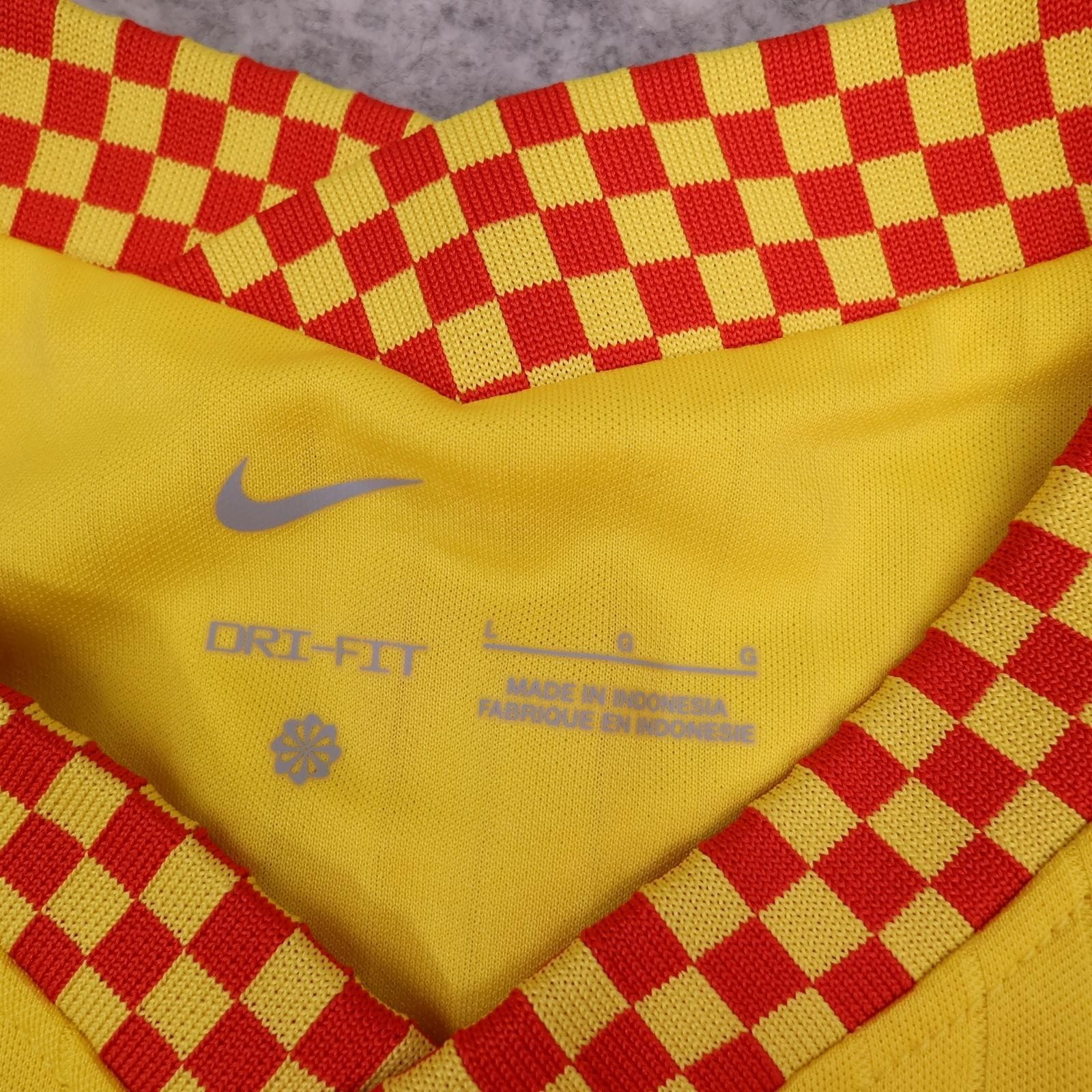 Liverpool Away Shirt Mens Large Yellow 3rd 2021 2022 Football Nike Soccer Jersey photo 6