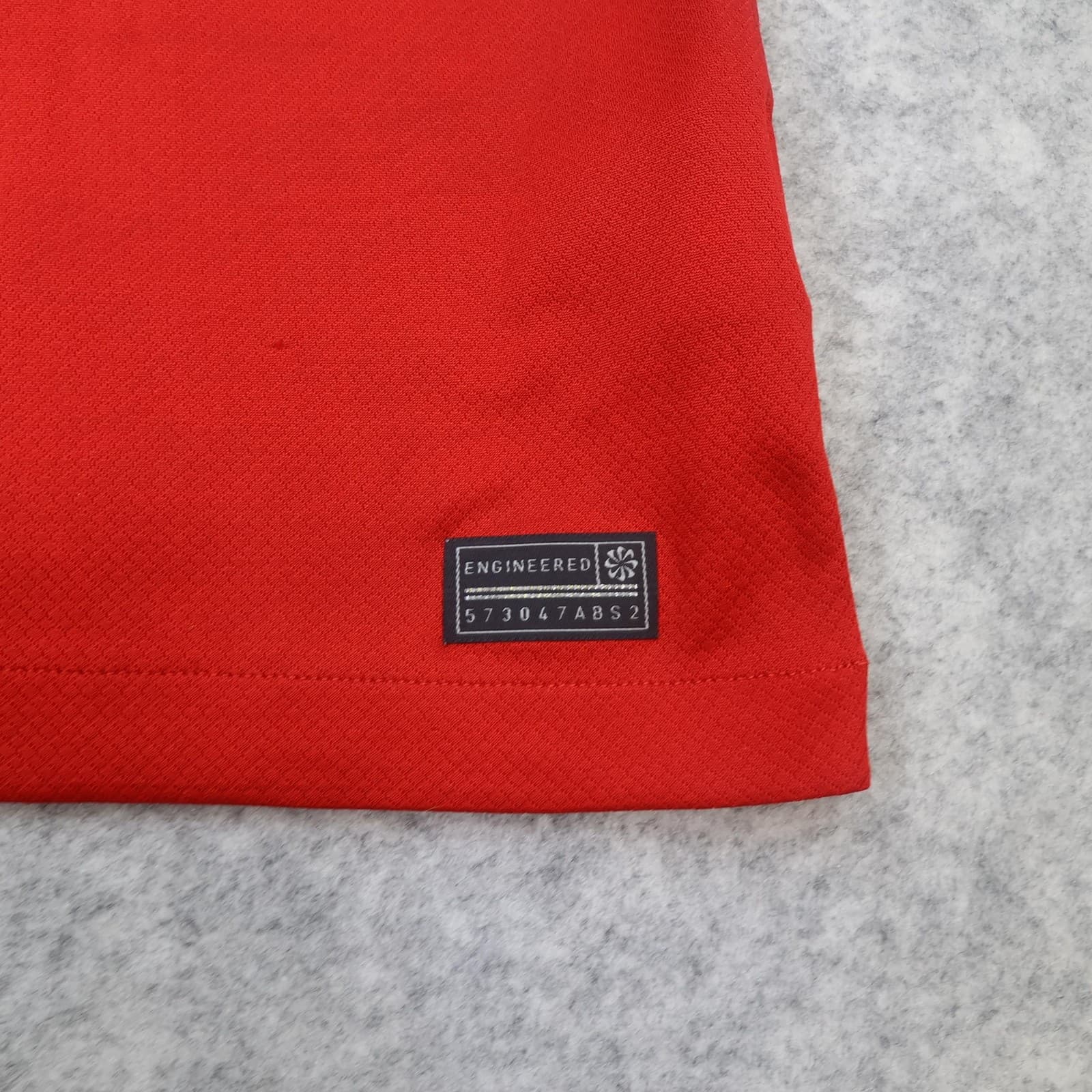 Liverpool Shirt Mens Medium Red Home 2023 2024 Football Nike Standard Chartered photo 3
