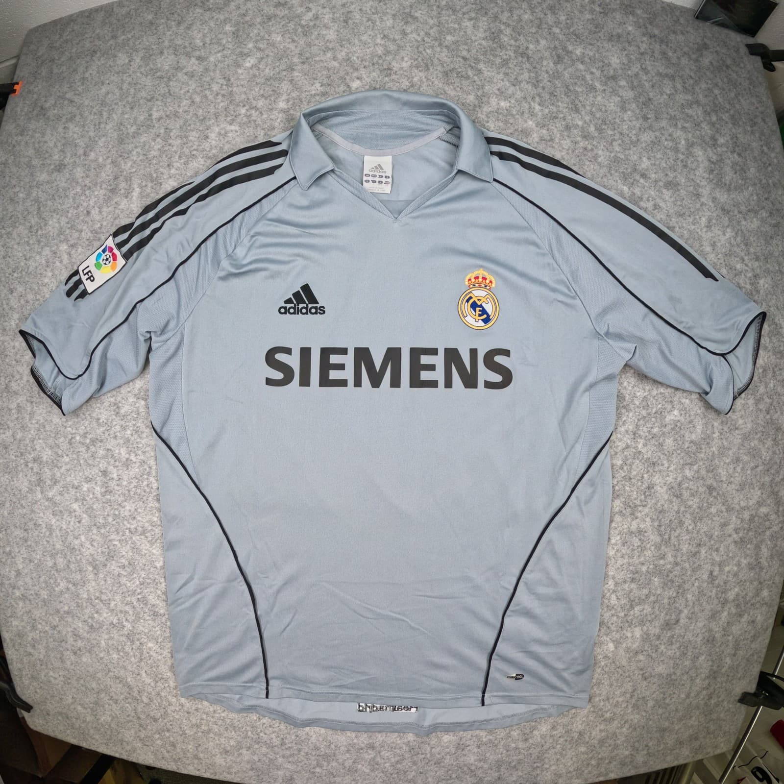 Real Madrid Football Shirt Large Grey Third 2005 06 adidas Beckham 23 Jersey photo 2