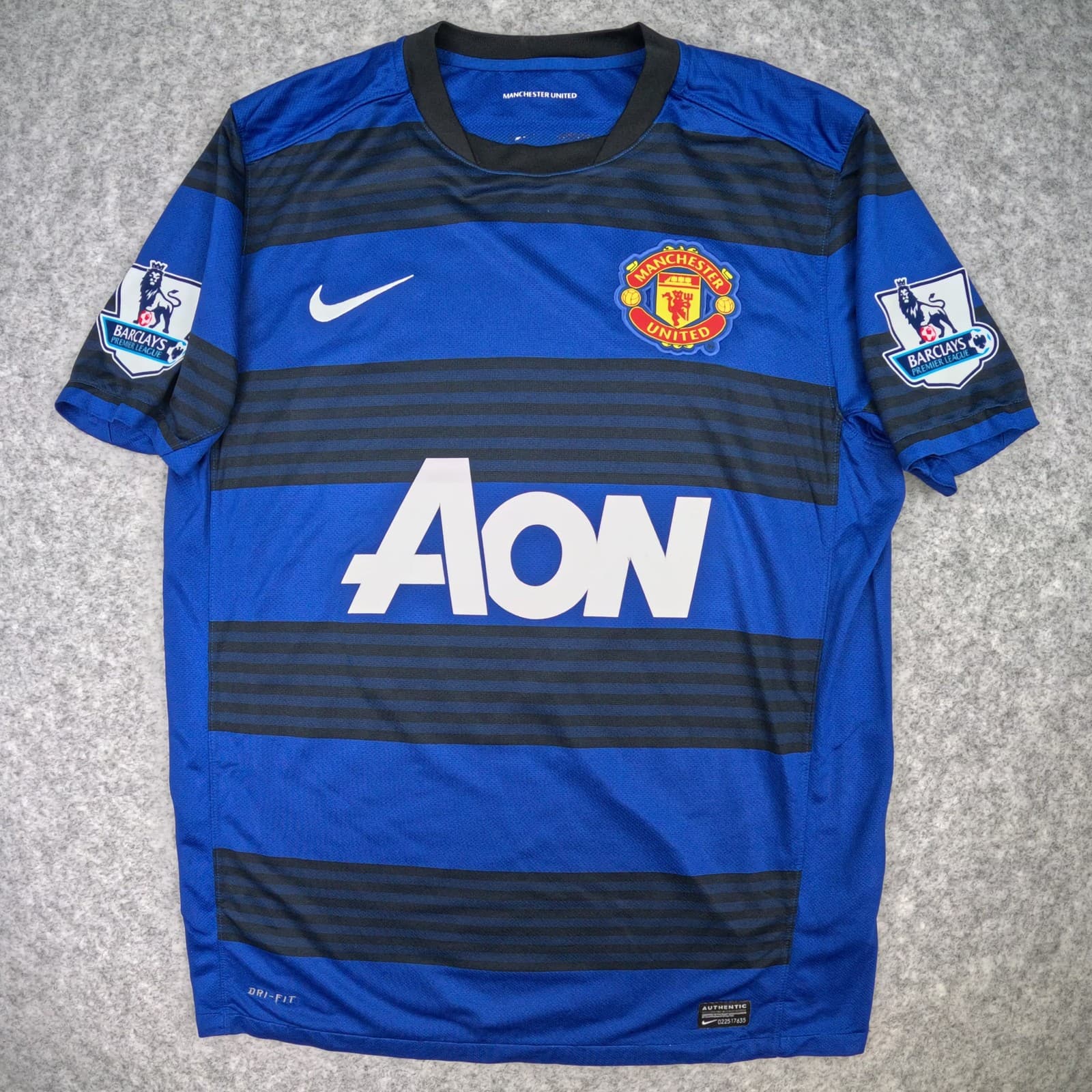 Manchester United Football Shirt Medium 2011 2013 Away Nike Van Persie Jersey photo 2