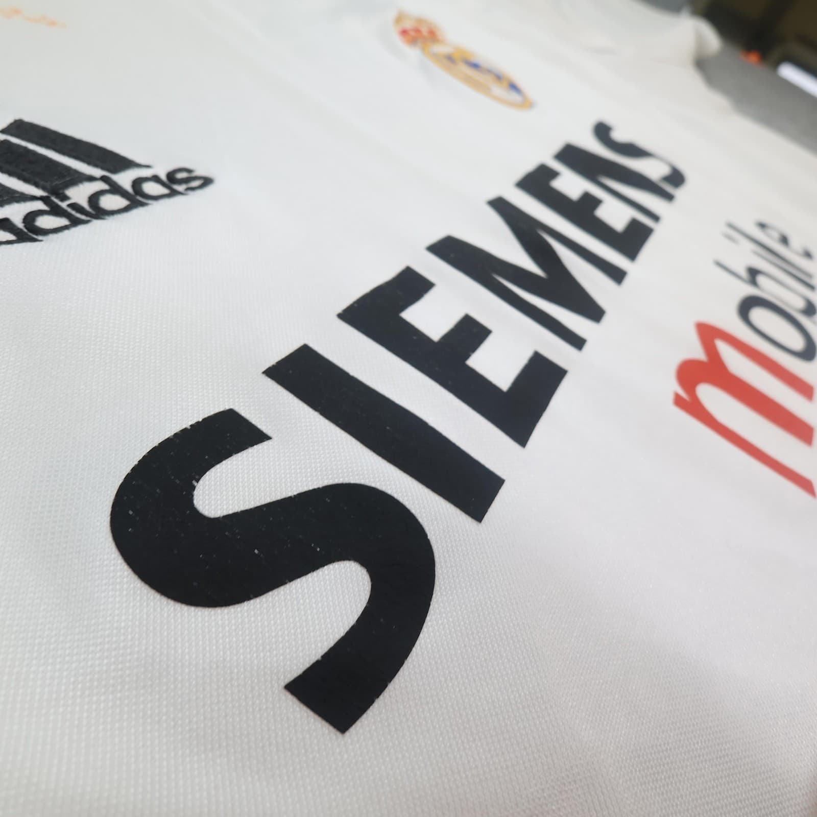 Vintage Real Madrid Shirt Mens Medium White Home 2004 2005 Adidas Siemens Mobile photo 10