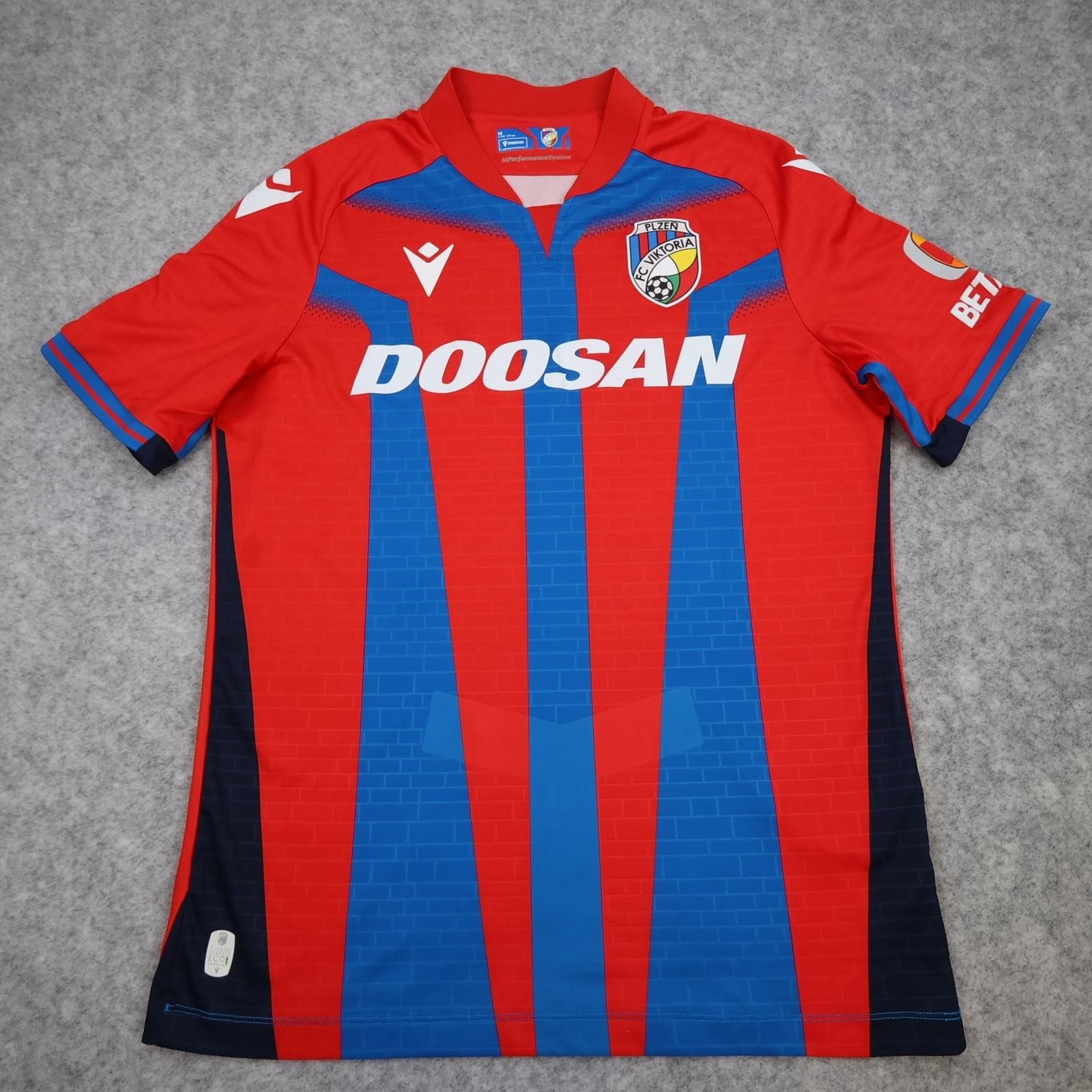 FC Viktoria Plzen Shirt Mens Medium Red Home Football Macron 2023 2024