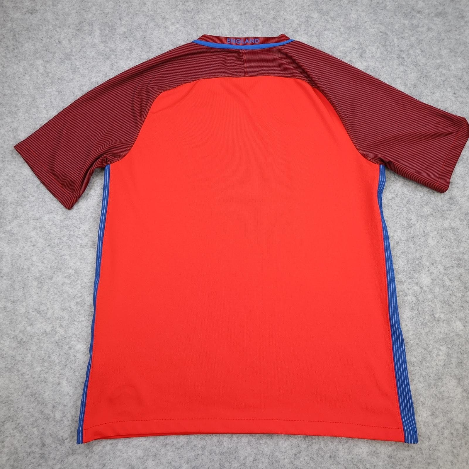 England Away Shirt Mens Medium Red 2016 2017 Football Nike Dri Fit Jersey photo 2
