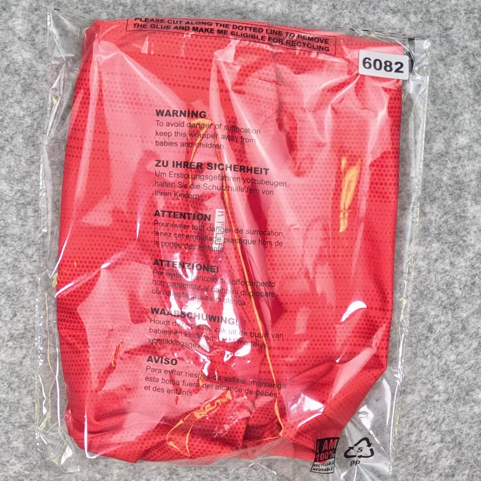 Real Madrid Football Shirt Medium Red Third 2018-19 adidas Parley Soccer Jersey photo 6