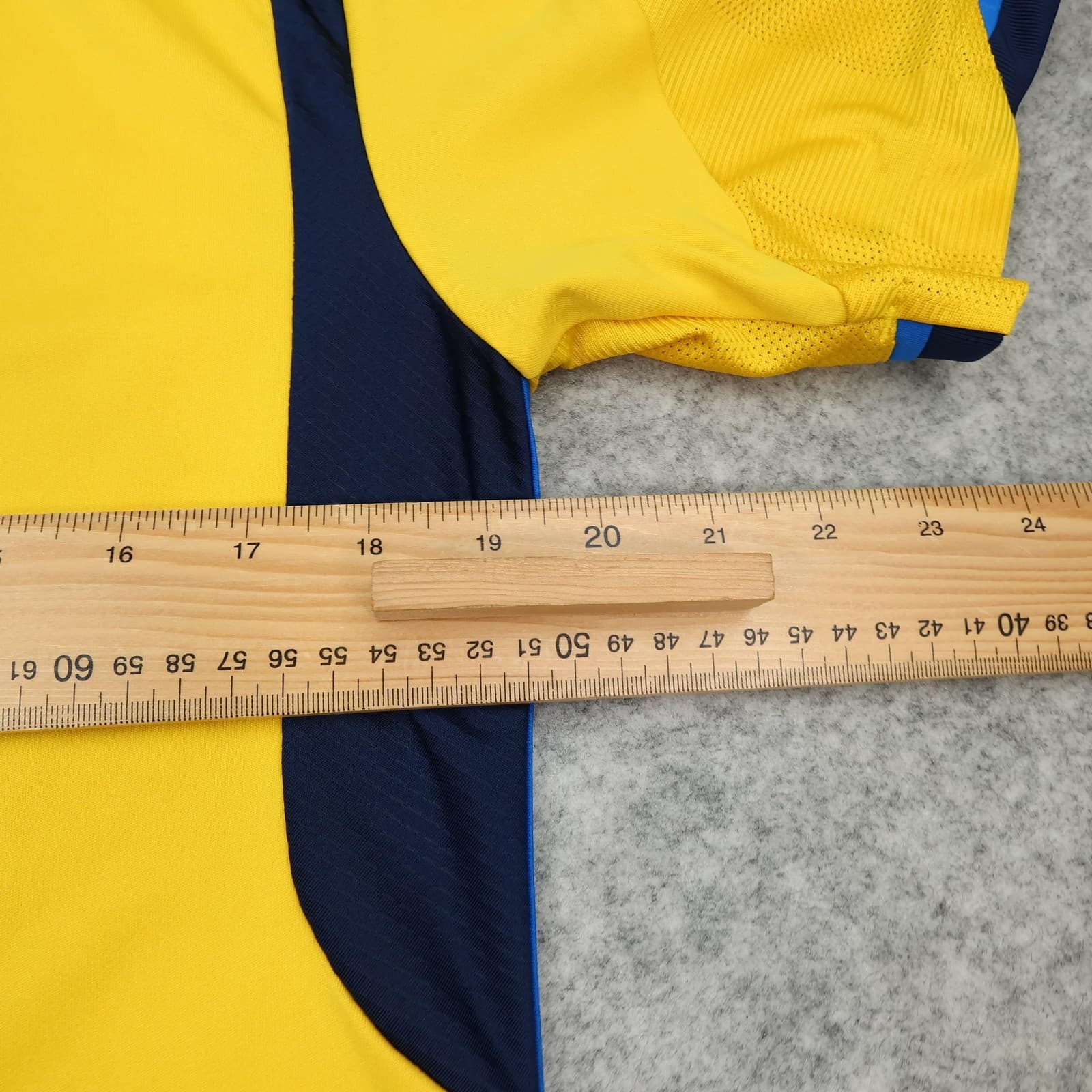 Sweden Home Shirt Mens Medium Yellow 2022 2023 Football Adidas Jersey photo 7