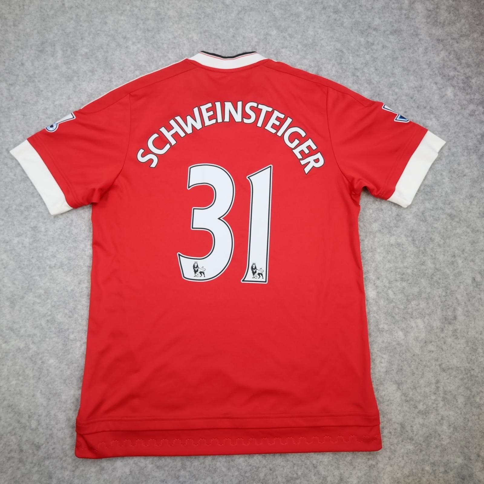 Manchester United Shirt Mens Medium Red Home 2015 2016 Adidas Schweinsteiger 31