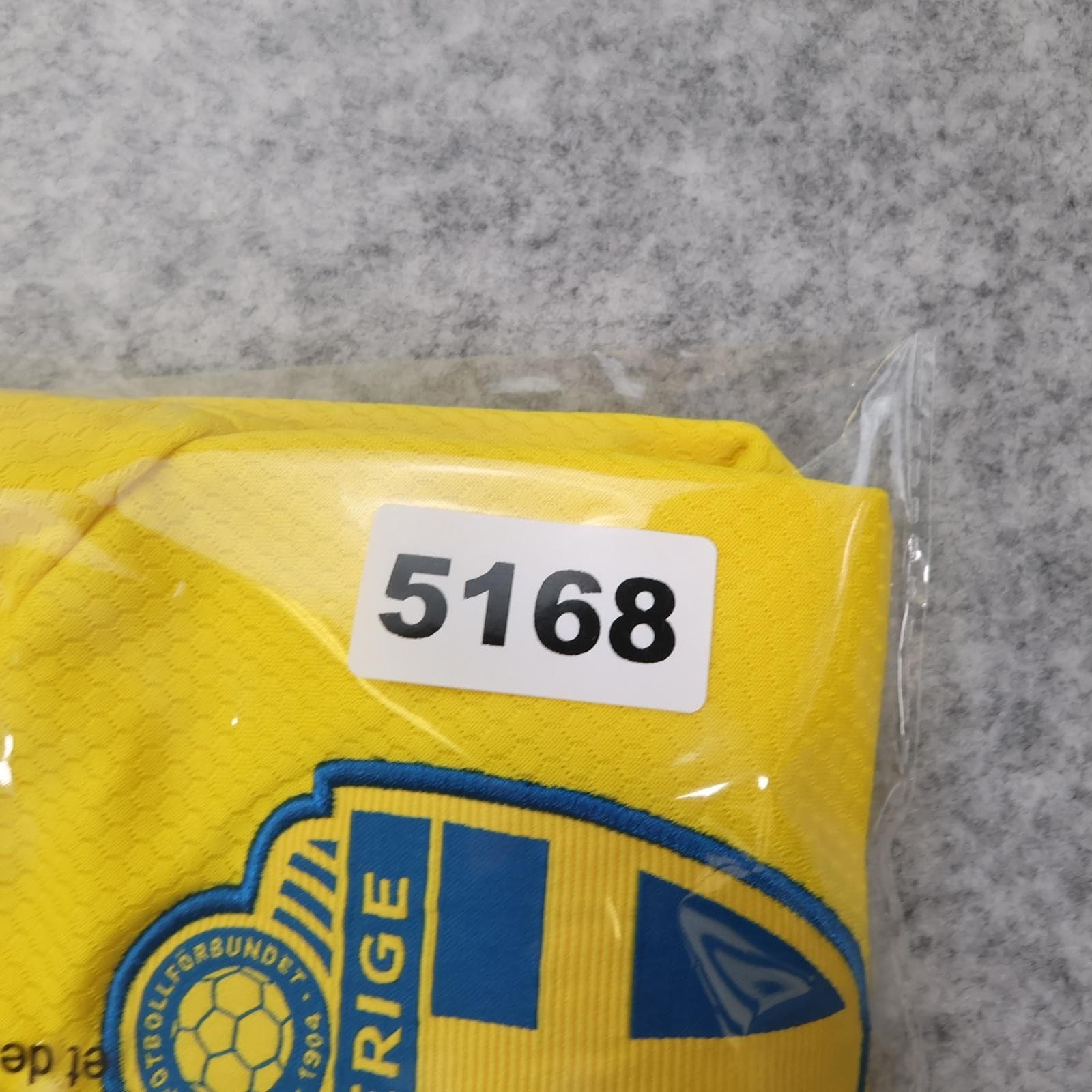 Sweden Home Shirt Mens Medium Yellow 2020 2021 Football Adidas AEROREADY Jersey photo 13