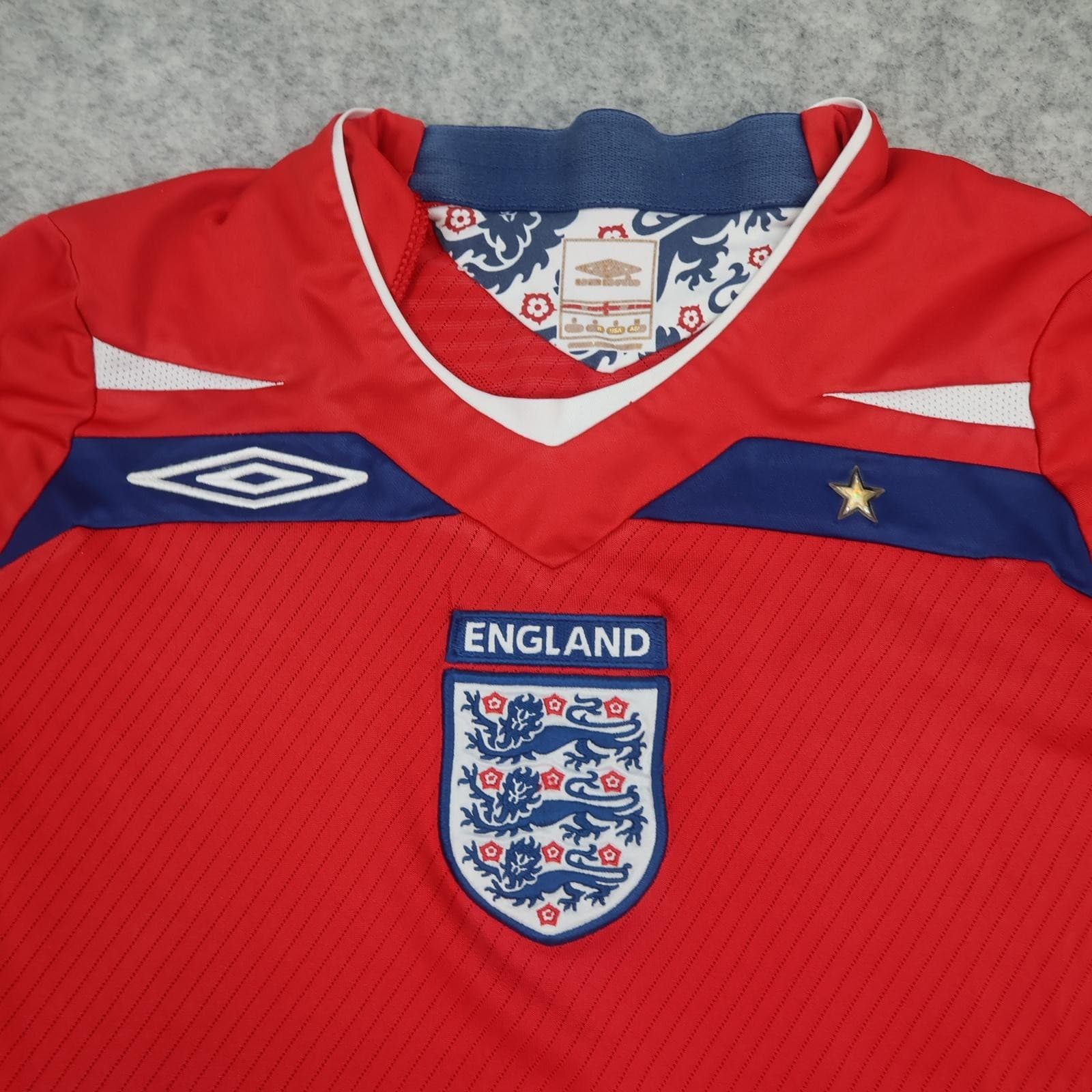 England Away Shirt Mens Small Red Short Sleeve 2008 2010 Football Umbro Jersey photo 3