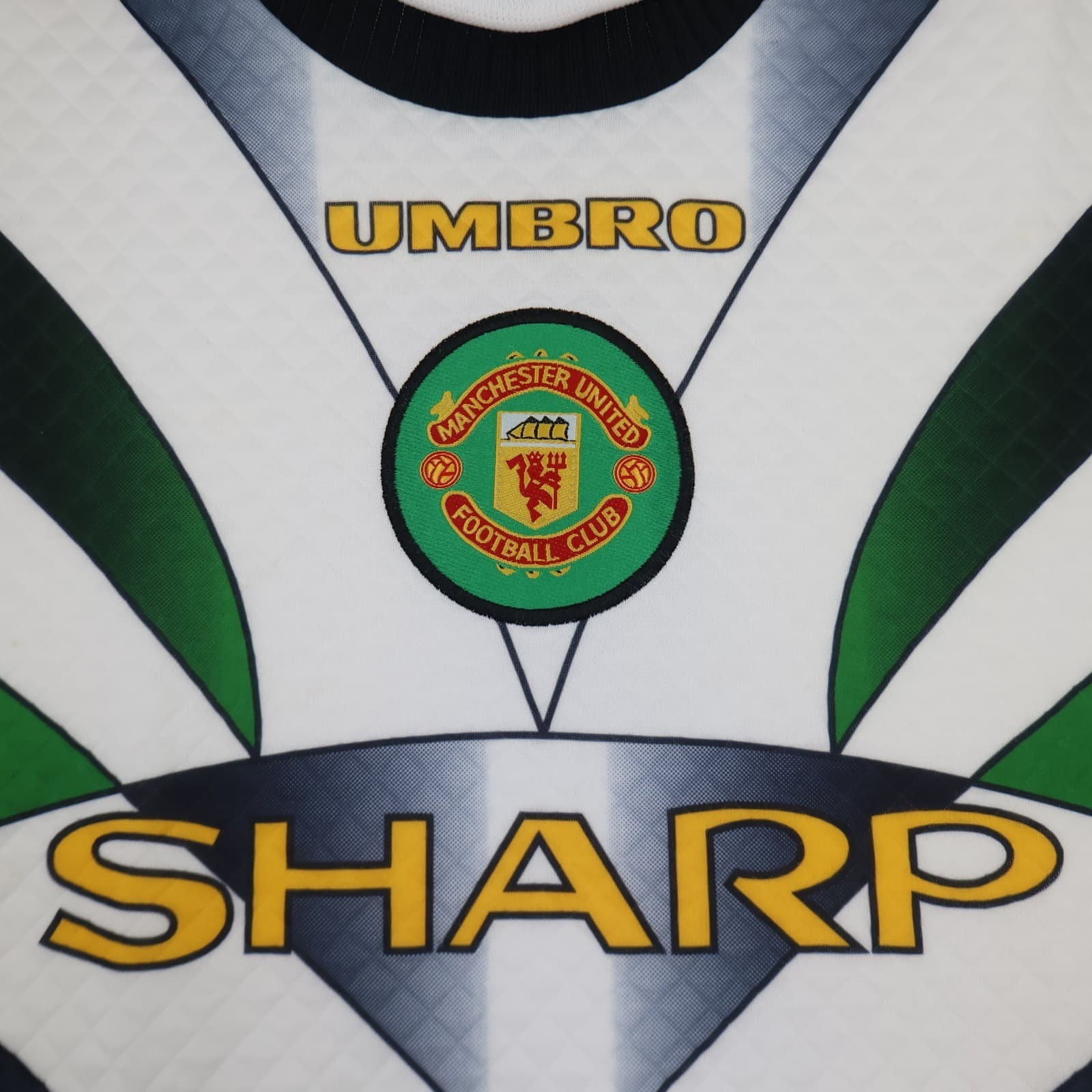 Vintage Manchester United Shirt Medium Green White Goalkeeper Shirt 1996 1997 photo 3