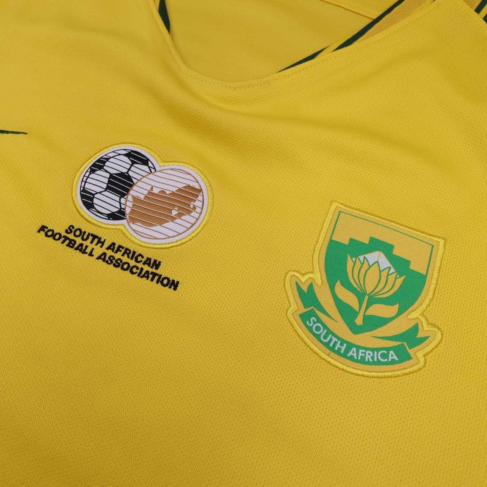 South Africa Home Shirt Mens 2XL Yellow 2018 Football Nike Dri Fit Soccer Jersey photo 5