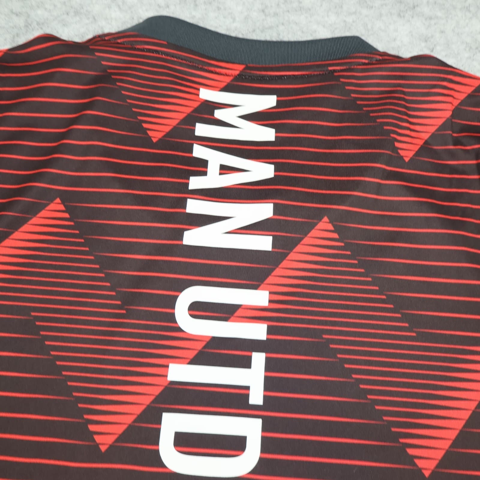 Manchester United Shirt Medium Red Training Kit 2019 2020 Adidas Soccer Jersey photo 8