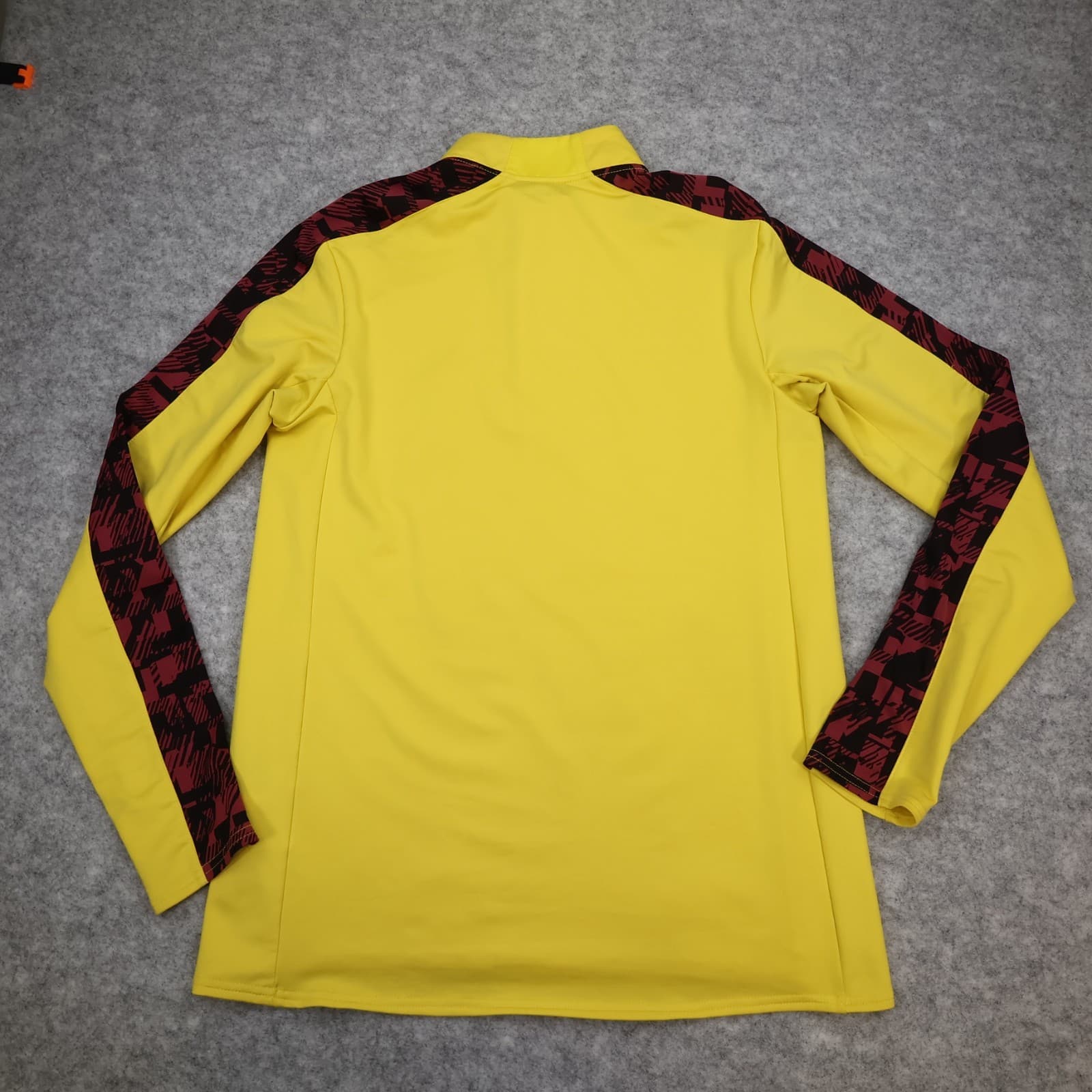 Burnley Football Jumper Medium Top 1/4 Zip Yellow Training 2020 2021 Pullover photo 2