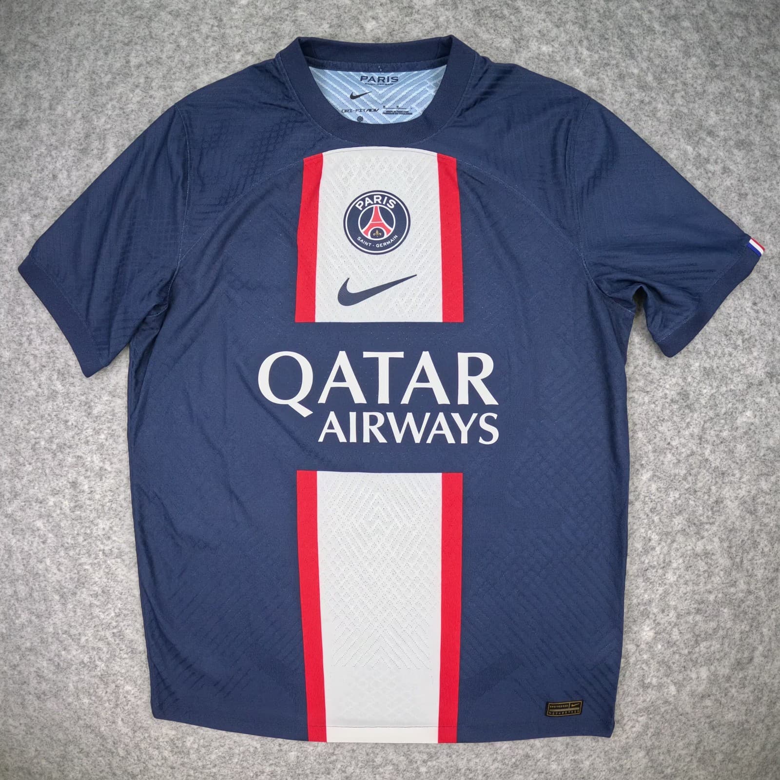 Paris Saint Germain Football Shirt Medium Home 2022 23 Nike Messi 30 Authentic photo 2