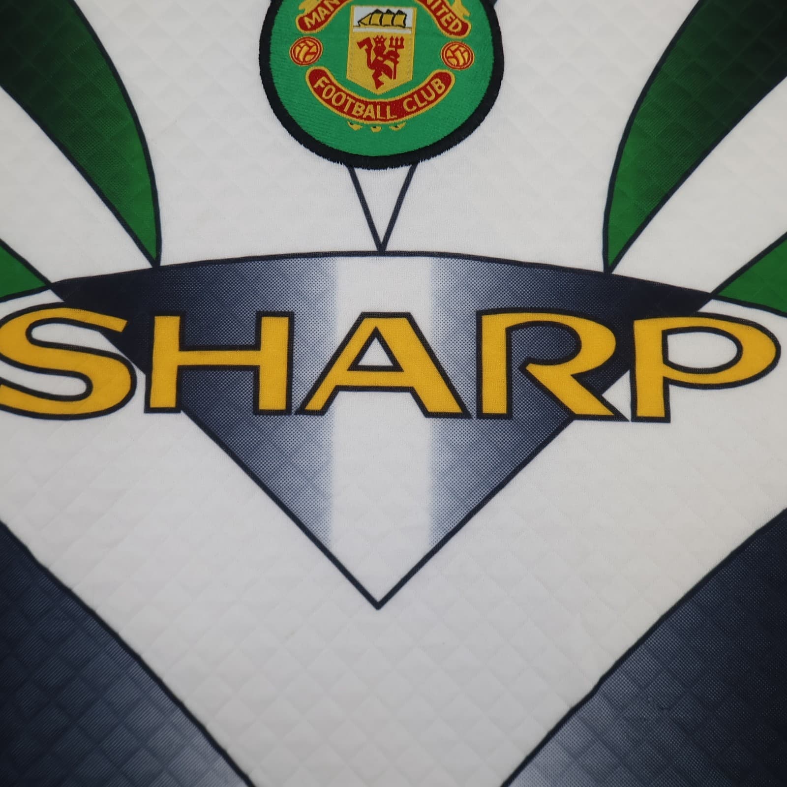 Vintage Manchester United Shirt Medium Green White Goalkeeper Shirt 1996 1997 photo 6