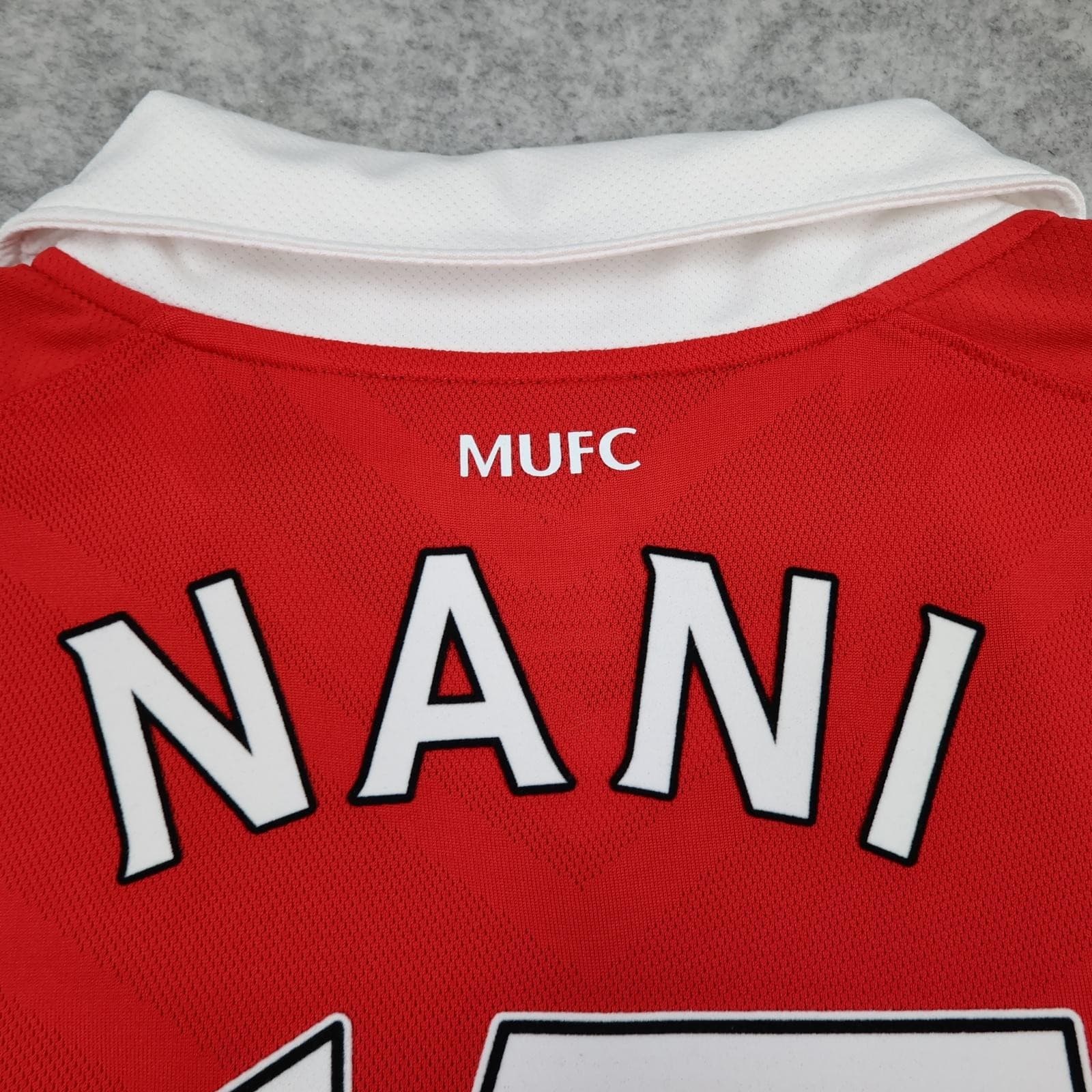 Manchester United Shirt Mens Medium Red Home 2010 2011 EPL Football Nike Nani 17 photo 4