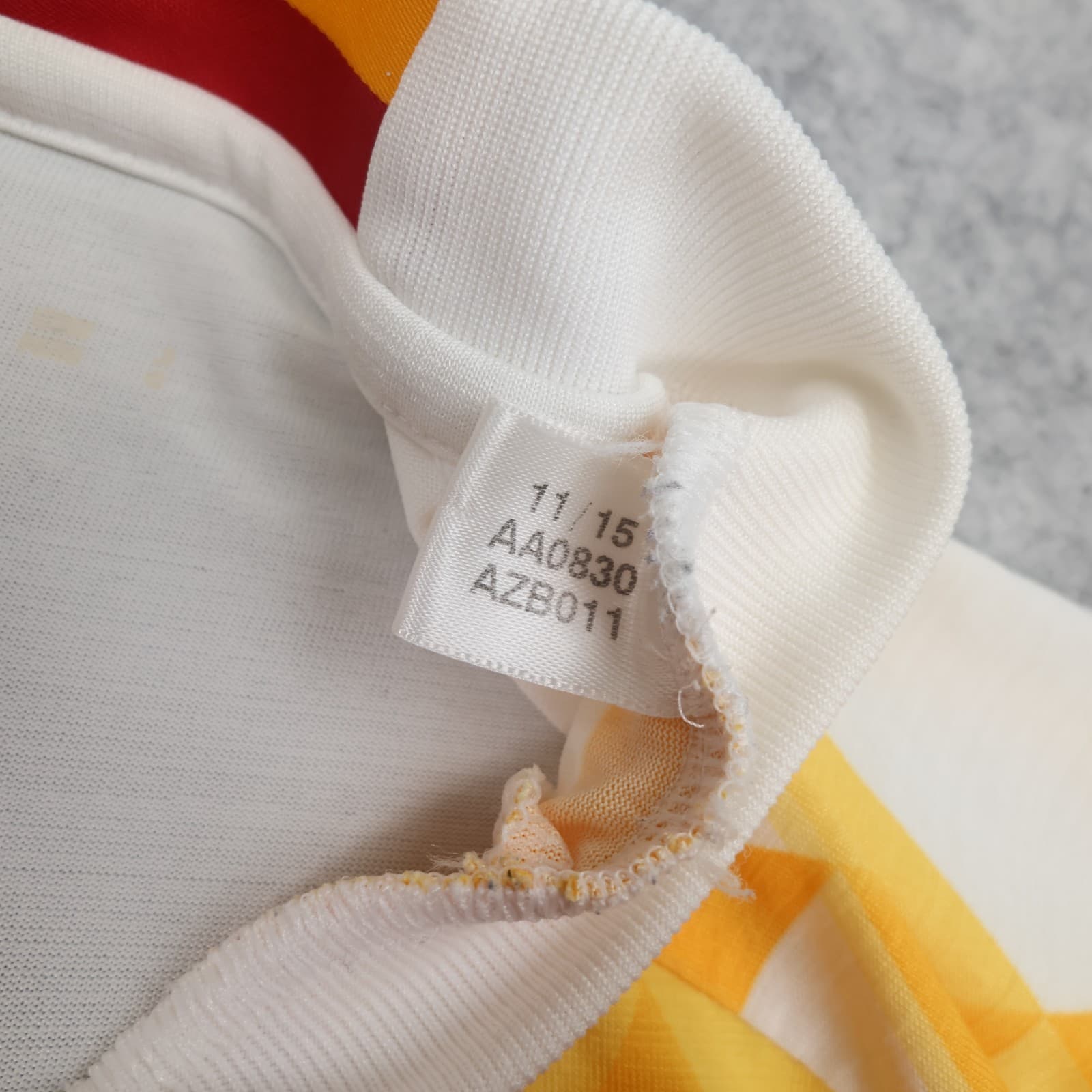 Spain Football Shirt Medium White Away Kit 2016 2017 España Soccer Jersey photo 6
