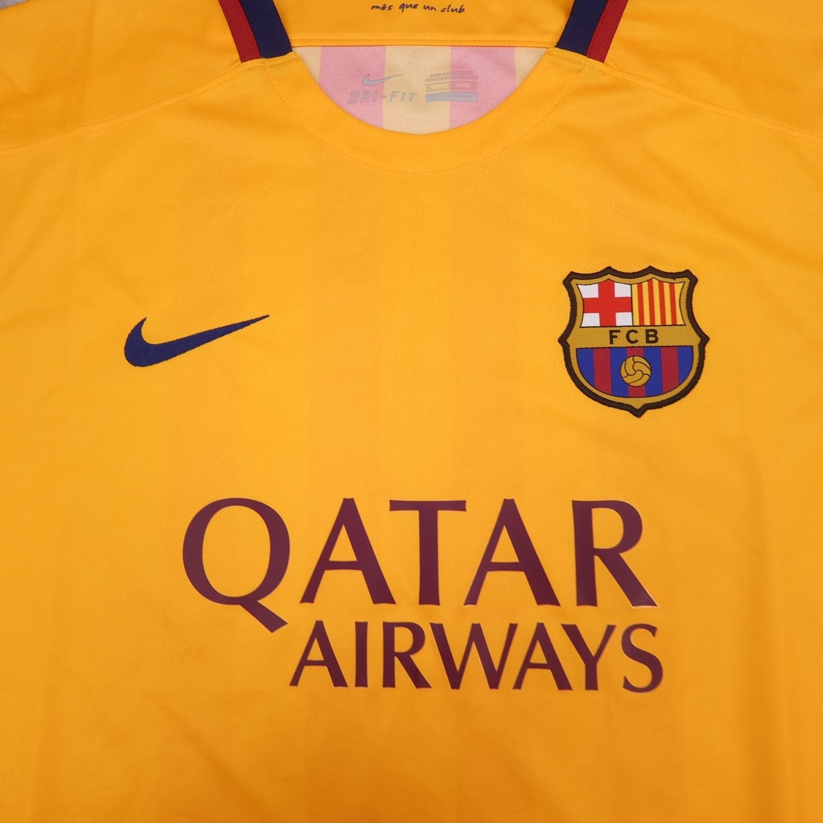 Barcelona Shirt Mens Extra Large Yellow Away 2015 2016 Nike Soccer Jersey photo 3