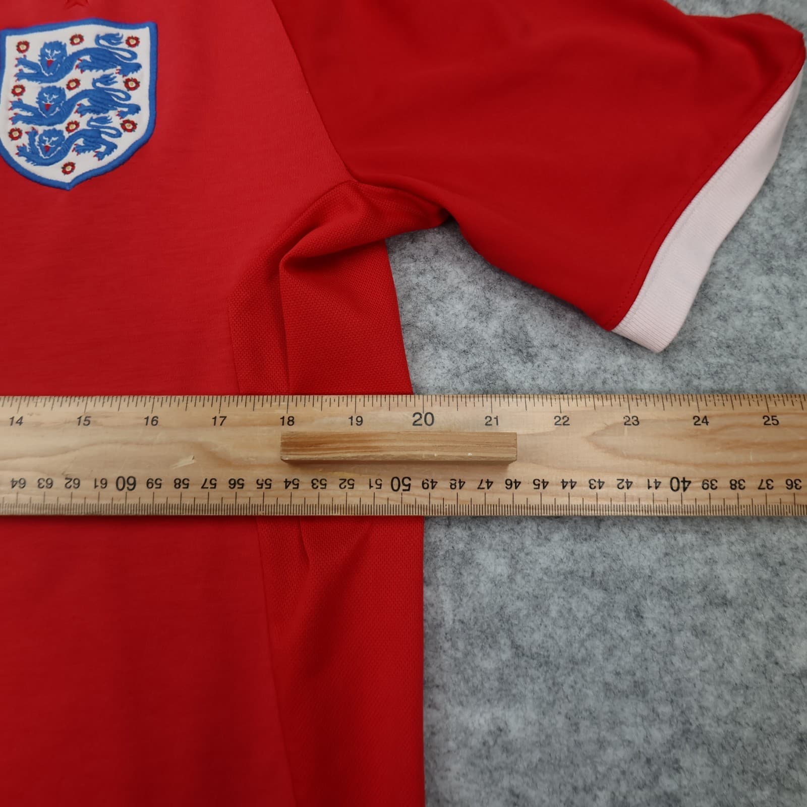 England Football Shirt Large Red Away Kit World Cup 2010 2011 42" Soccer Jersey photo 9