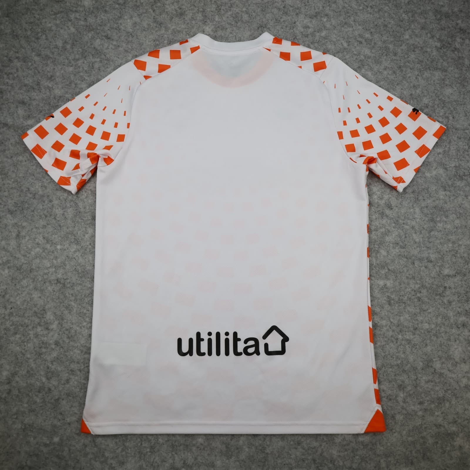 Blackpool Football Shirt Medium White Away Kit 2023 2024 Puma Soccer Jersey photo 2