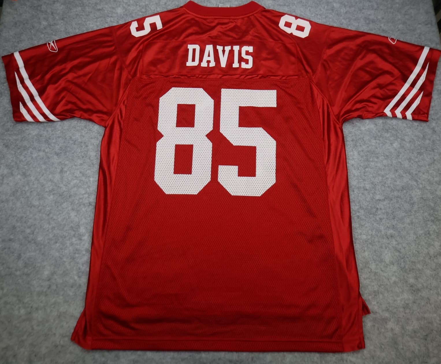 San Francisco 49ers Jersey Large Red Shirt 2009 2011 NFL Vernon Davis Reebok photo 2