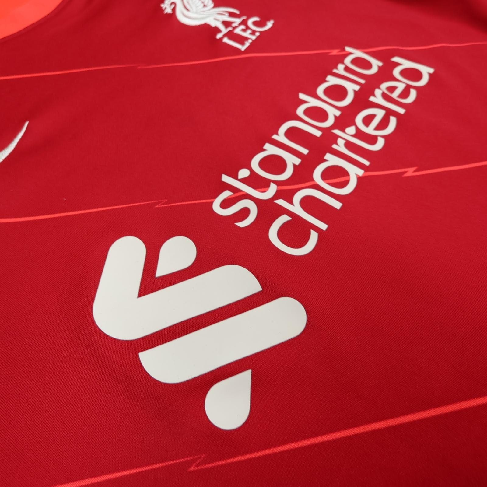 Liverpool Shirt Mens Medium Red Home 2021 2022 Nike Standard Chartered photo 7